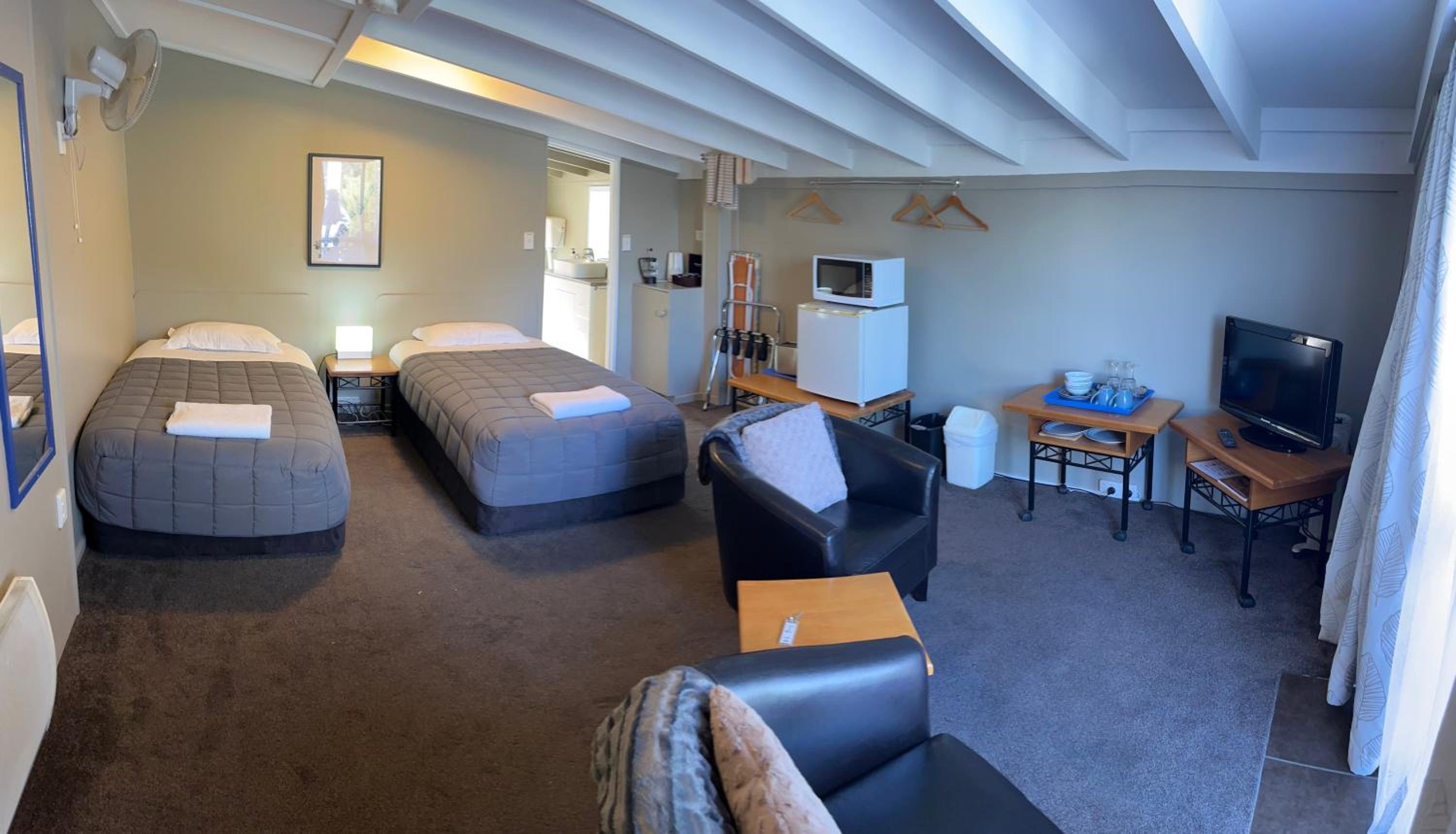 Twin Room with Bathroom photo 1