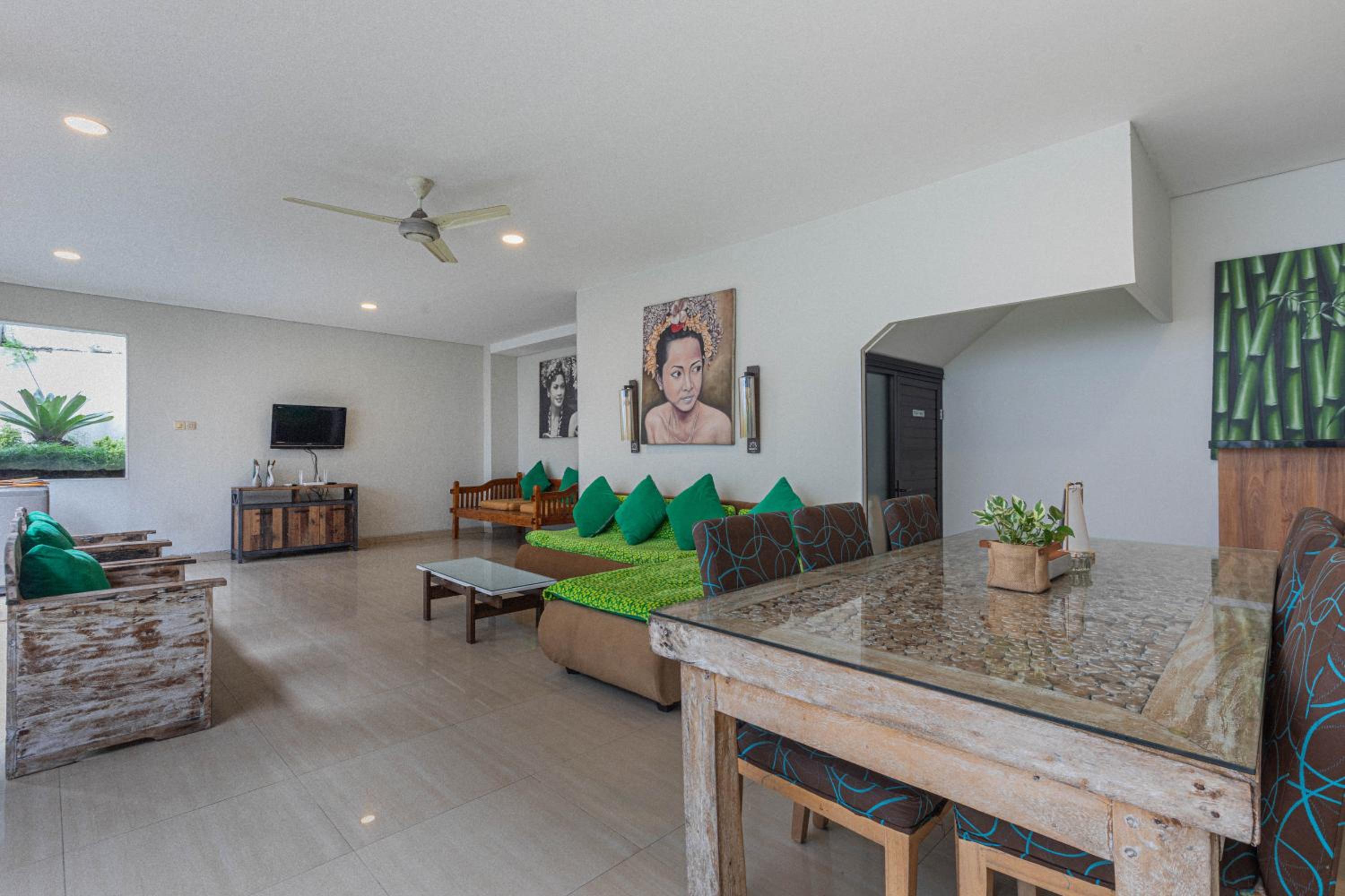 Three-Bedroom Villa Giselle - Photo 47