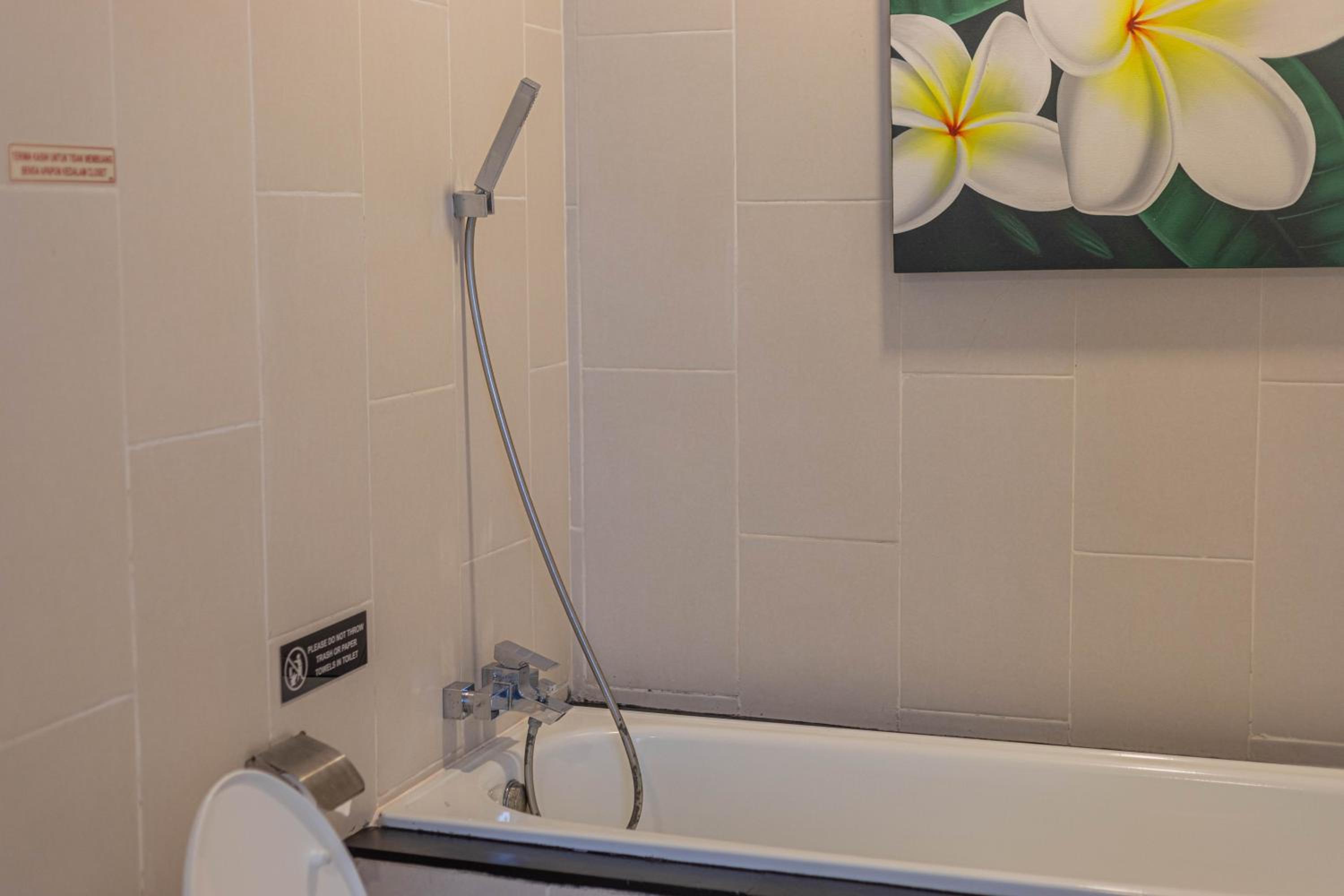 Three-Bedroom Villa Giselle - Photo 43