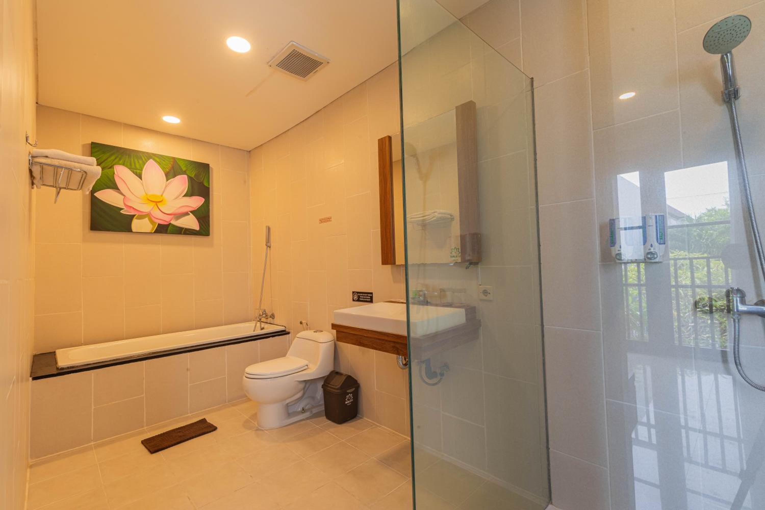 Three-Bedroom Villa Giselle - Photo 50