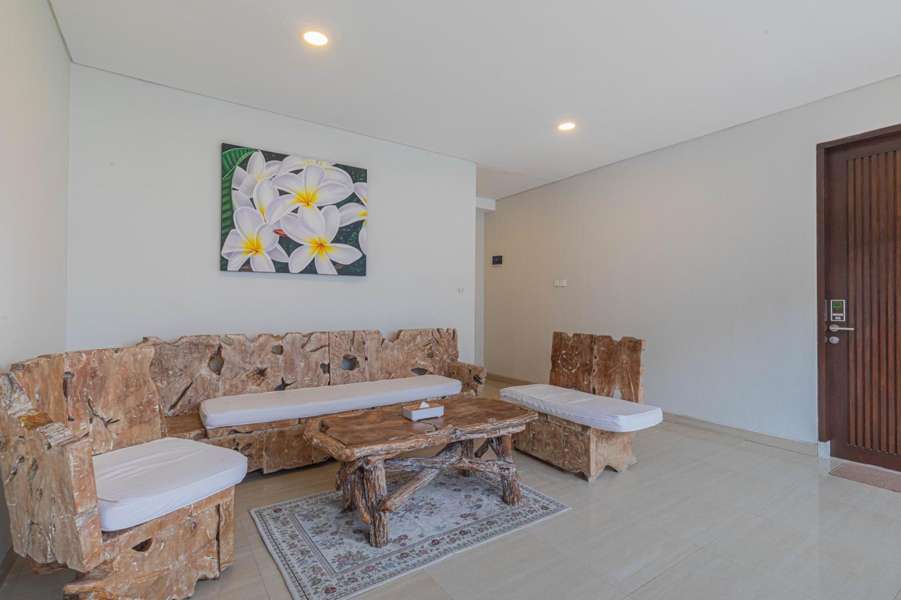 Three-Bedroom Villa Giselle - Photo 30