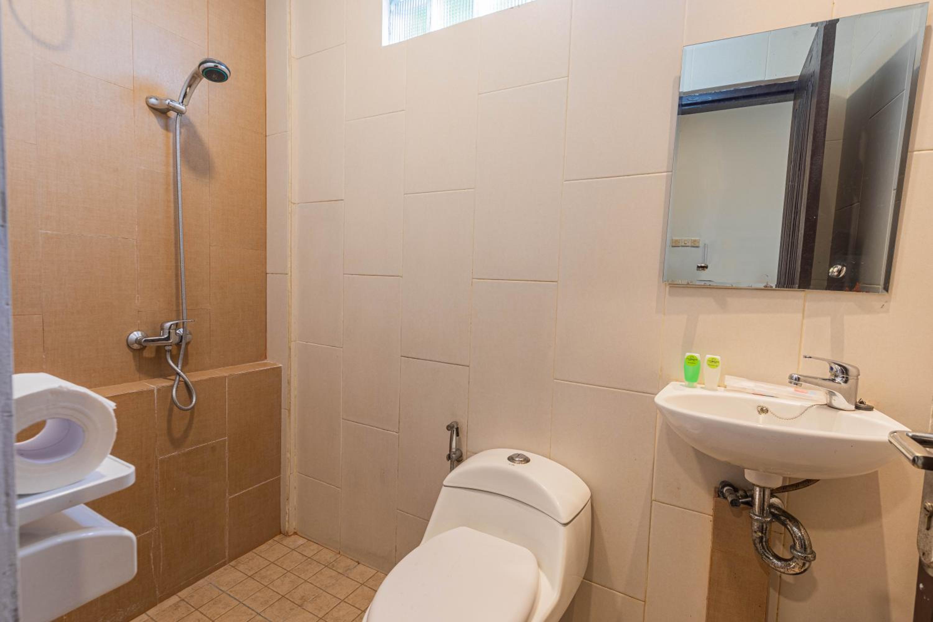 Three-Bedroom Villa Giselle - Photo 21