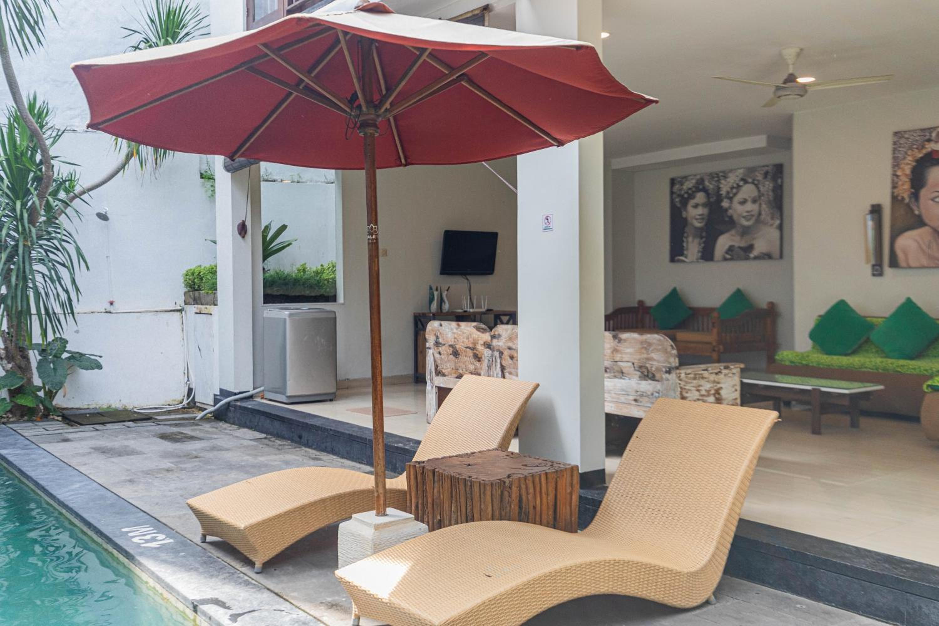 Three-Bedroom Villa Giselle - Photo 6