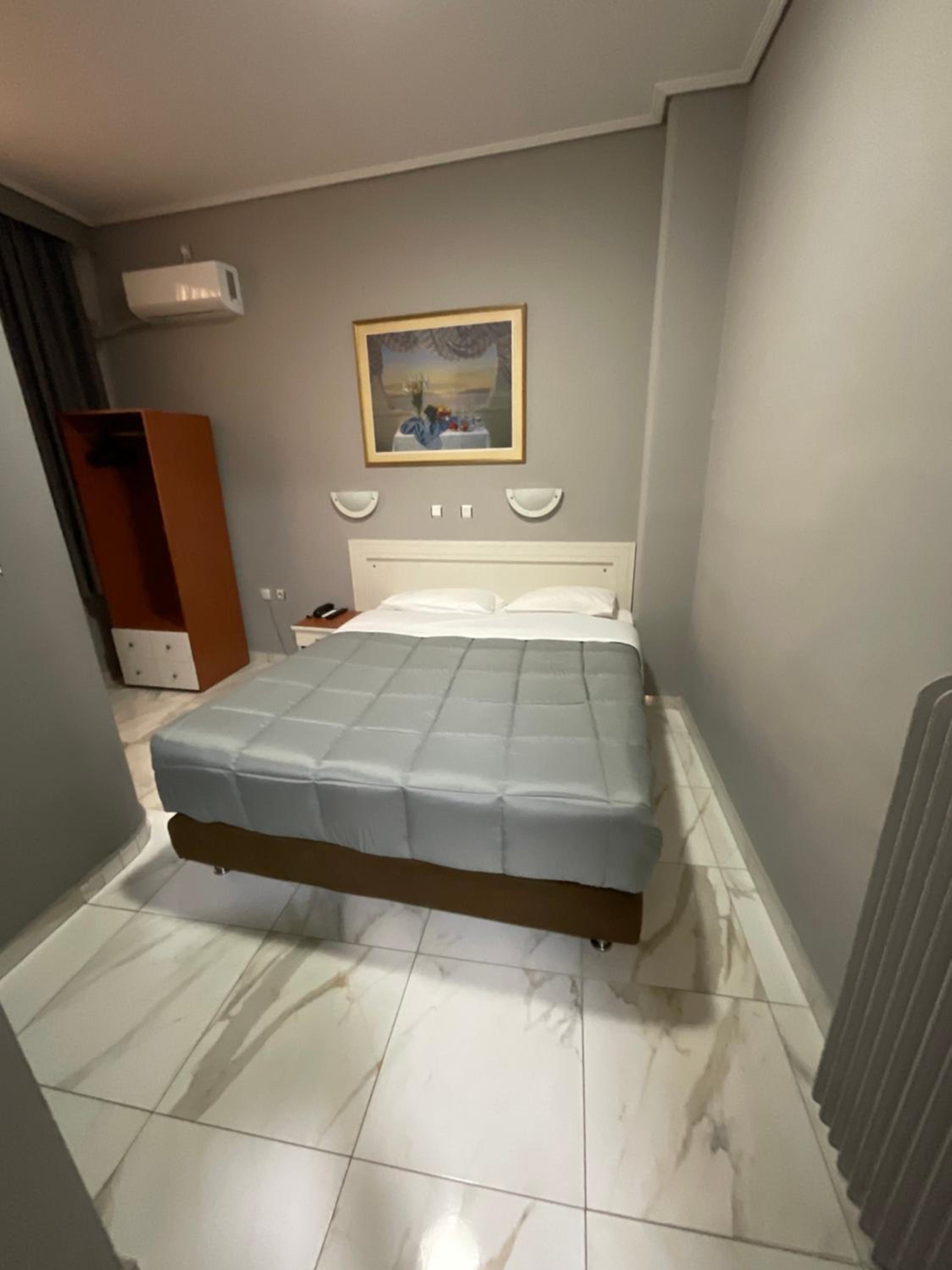 Economy Double Room photo 3