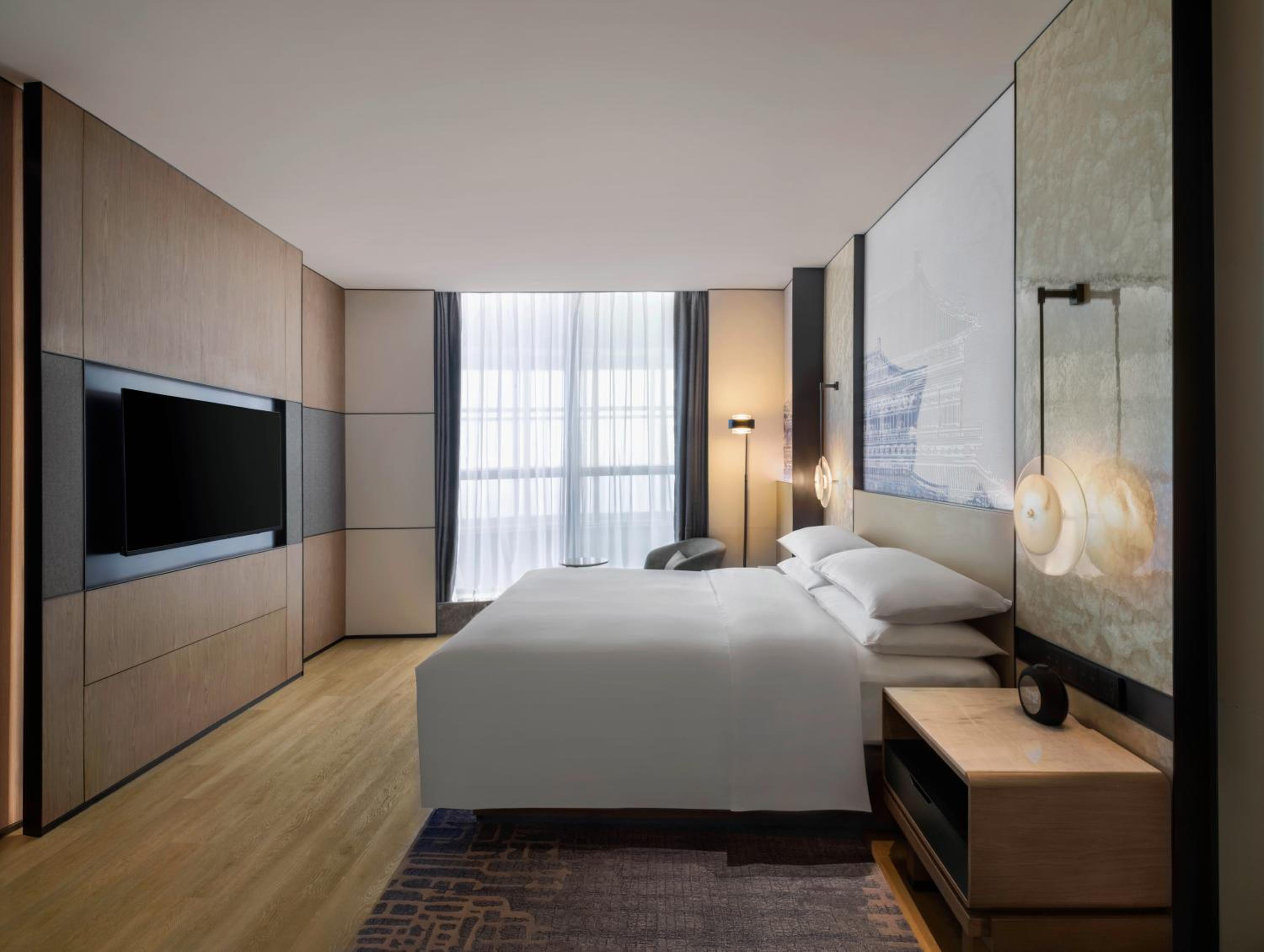Deluxe King Room
