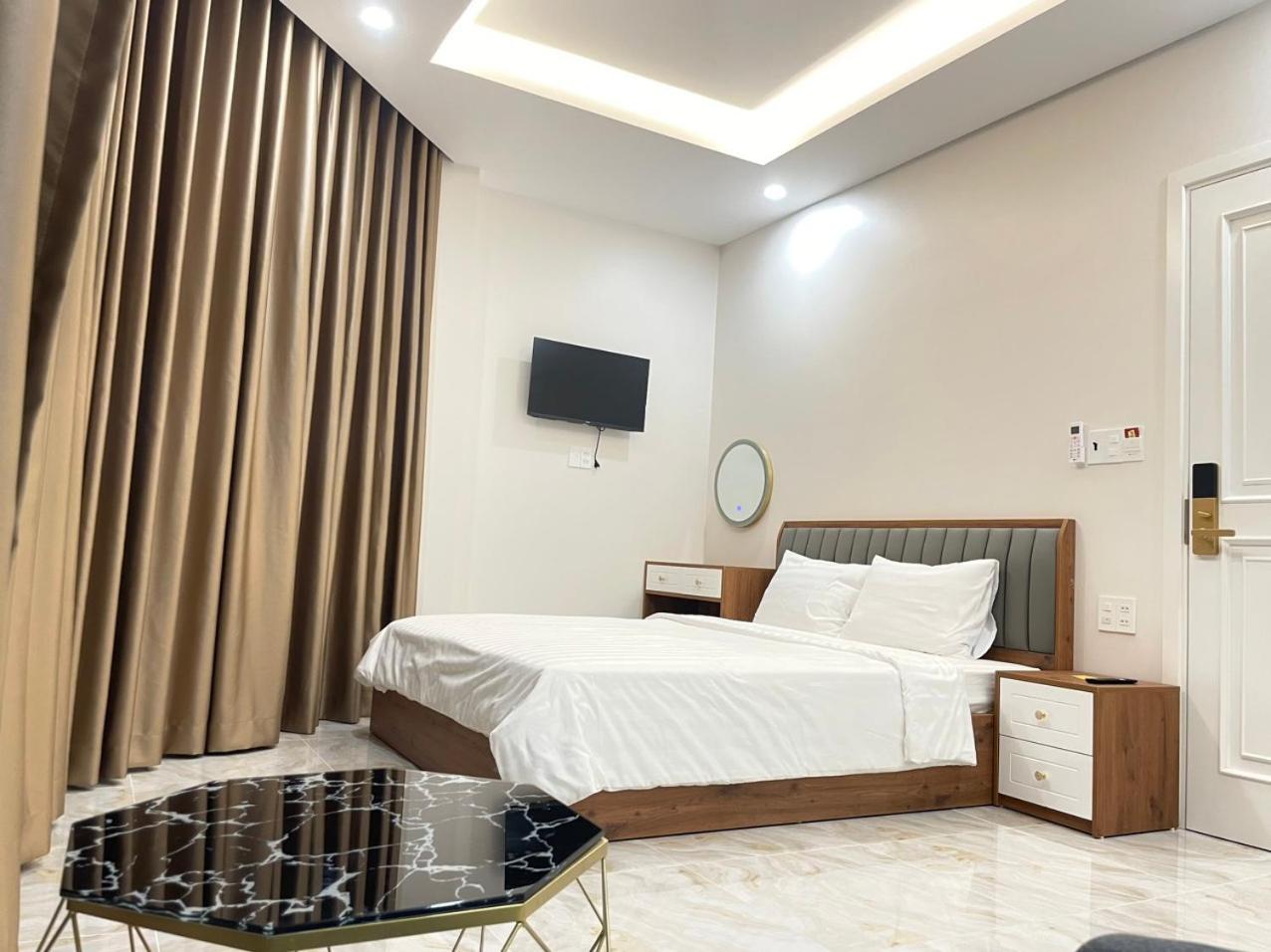 Double Room with Balcony and Sea View - Photo 2