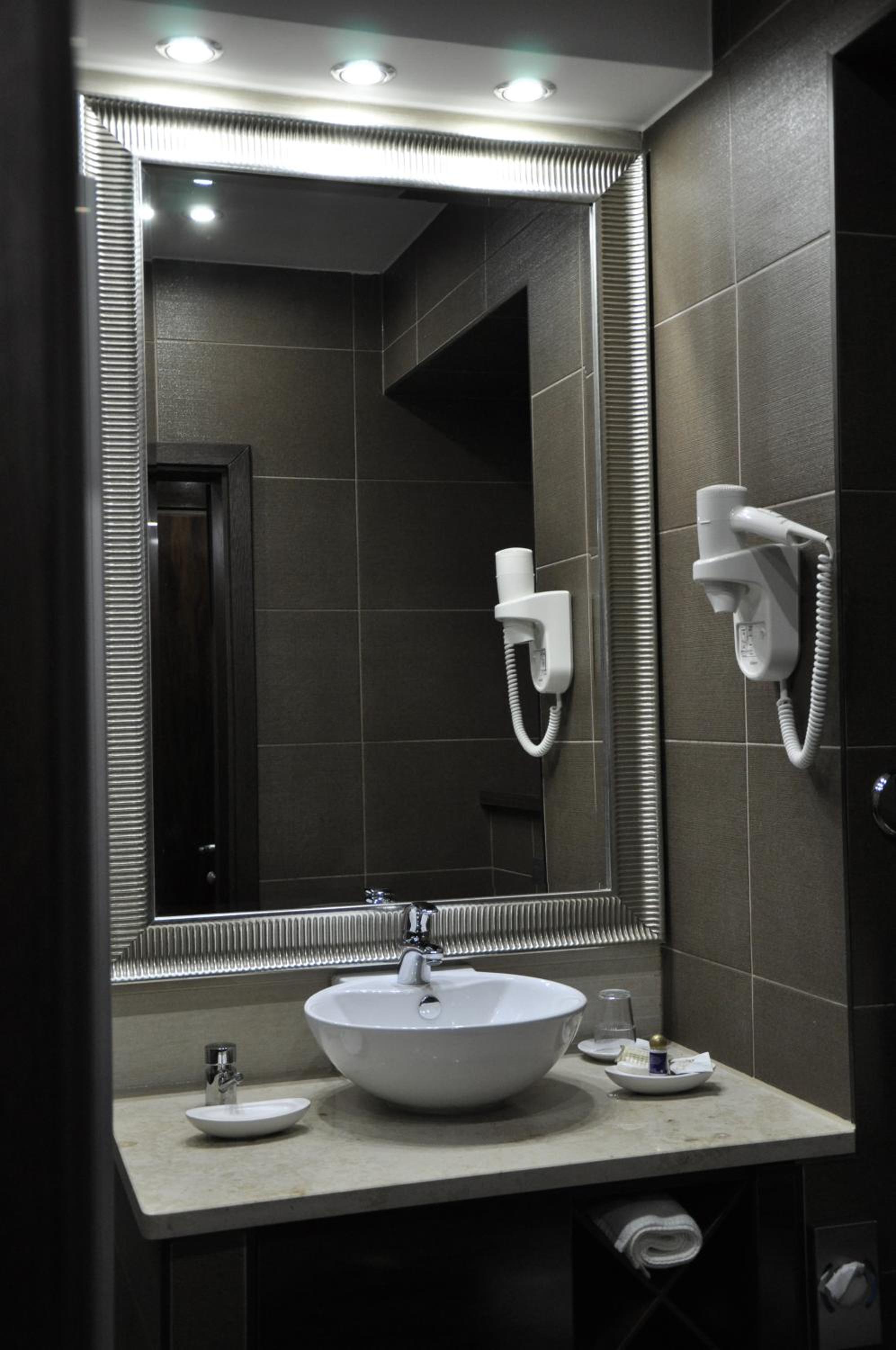 Superior Double or Twin Room - Photo 20