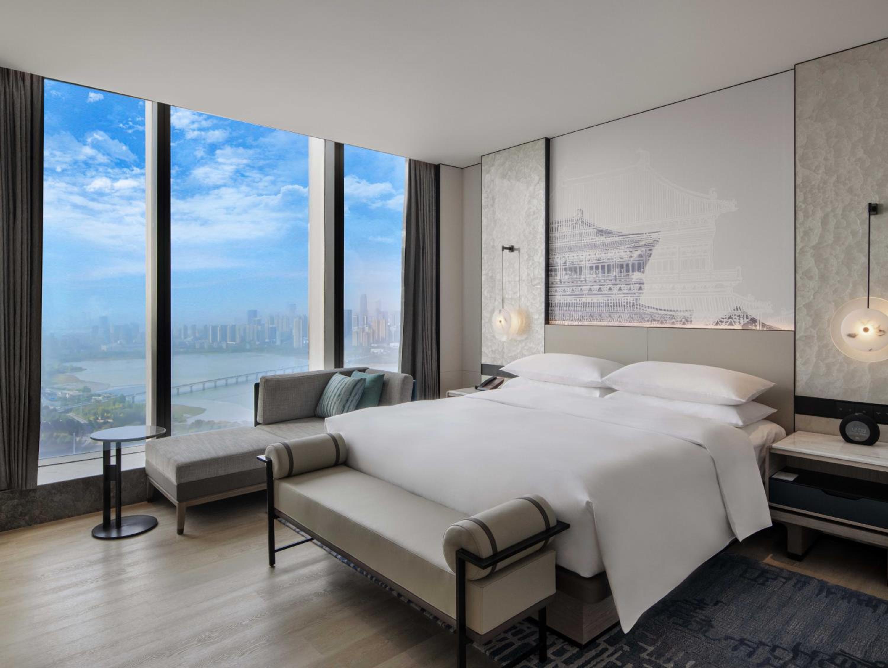 Executive Suite - Executive Lounge Access
