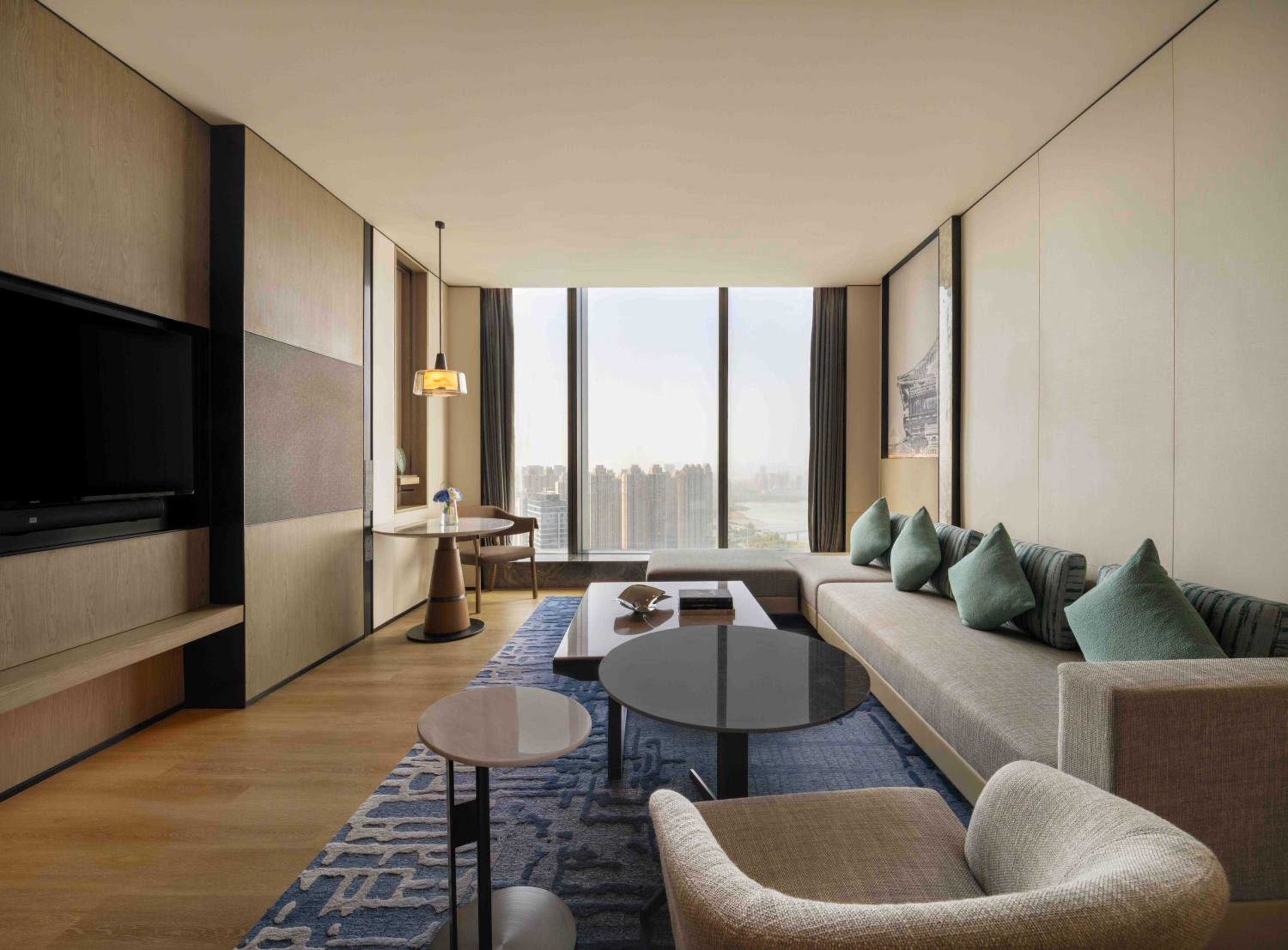 Executive Suite - Executive Lounge Access photo 3