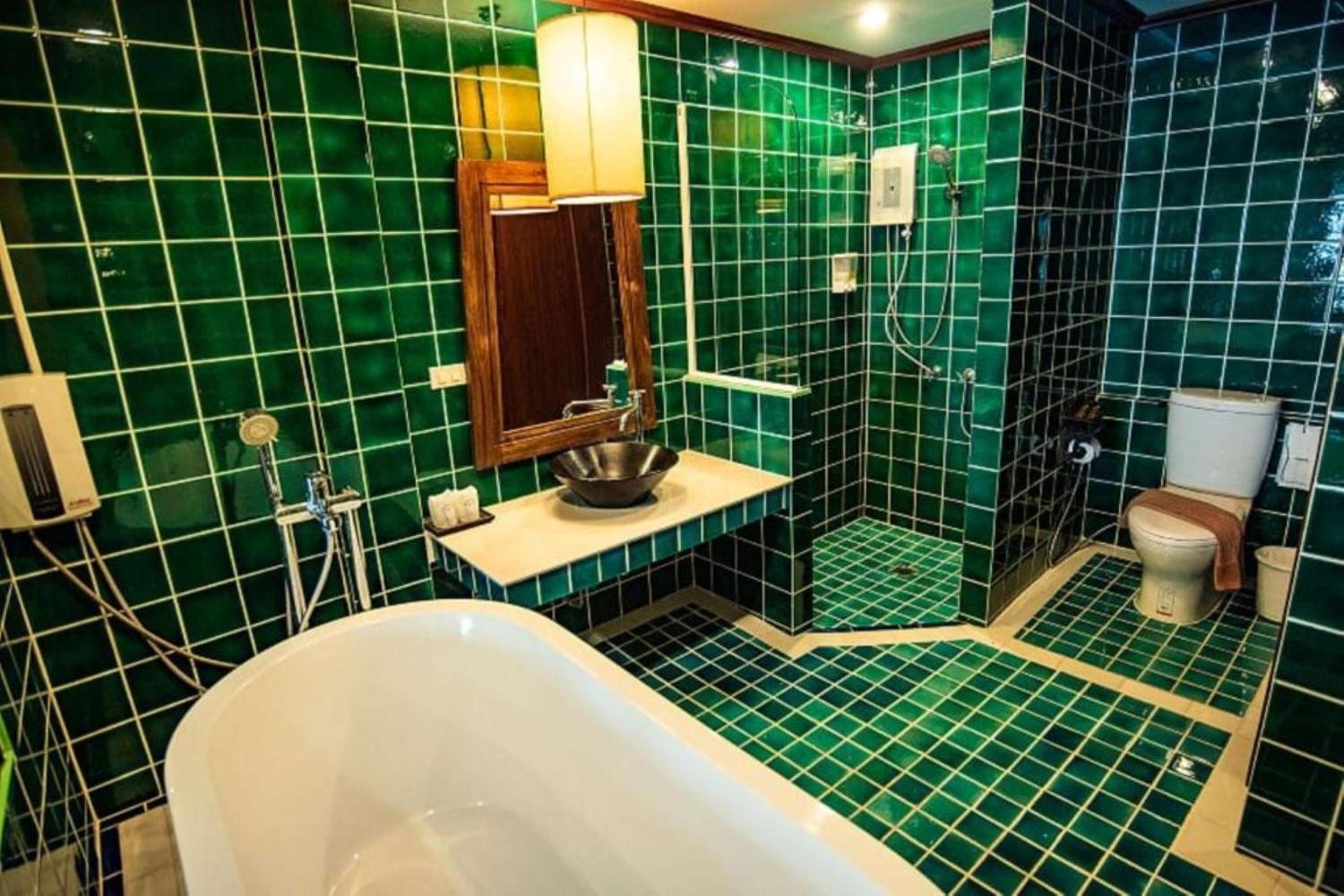Suite with Pool View - Photo 2