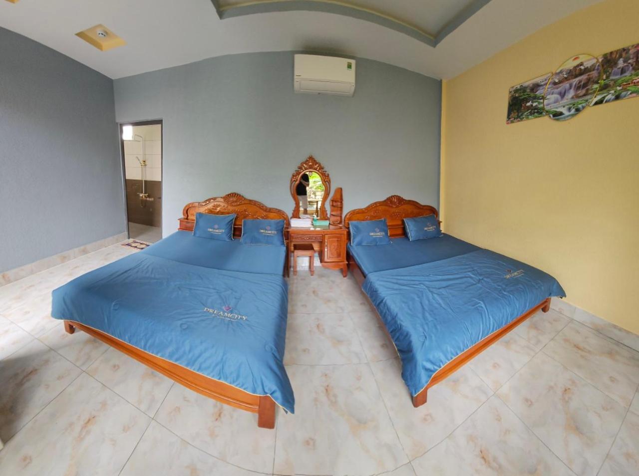Family Room - Photo 8