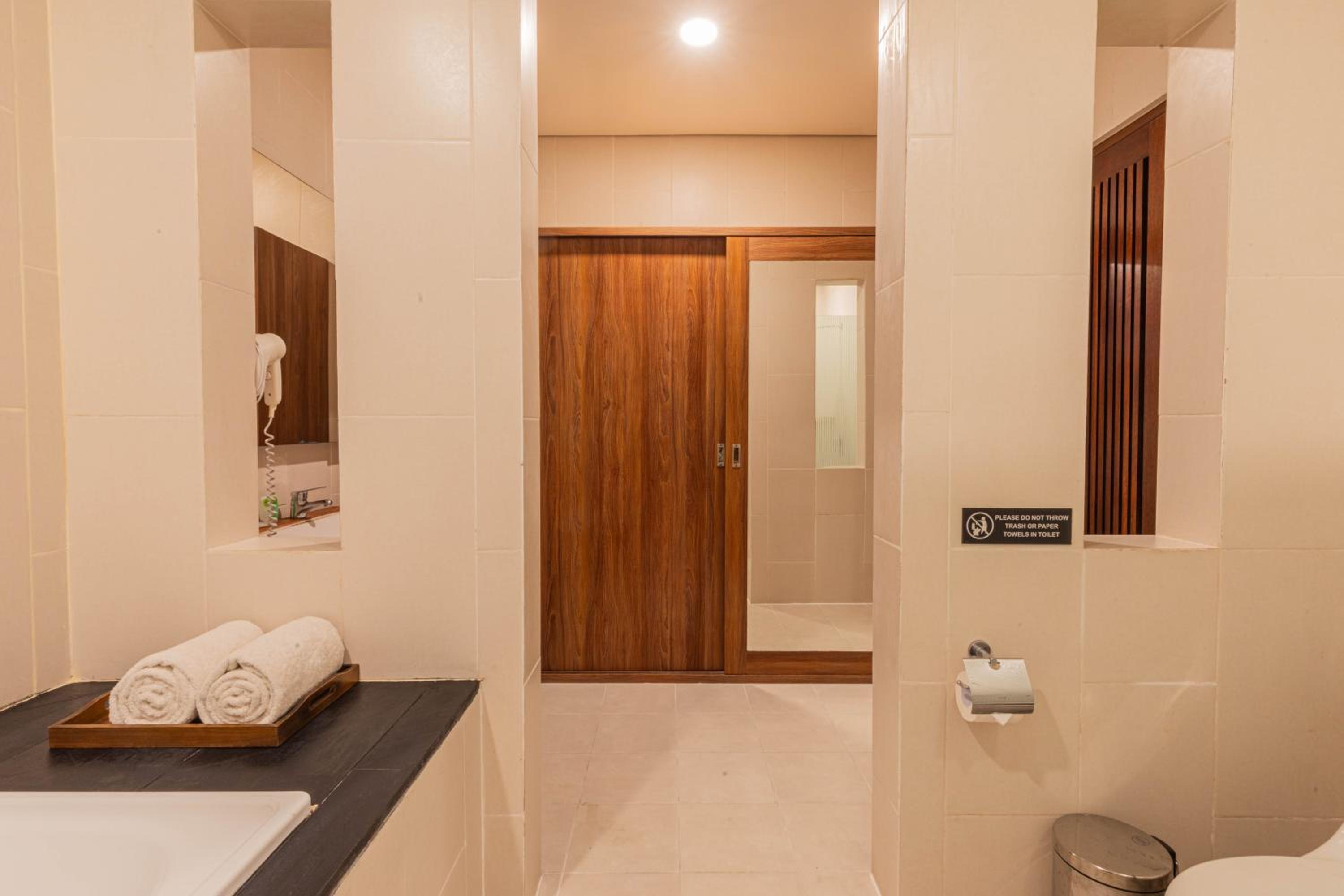 Three-Bedroom Villa Max - Photo 34