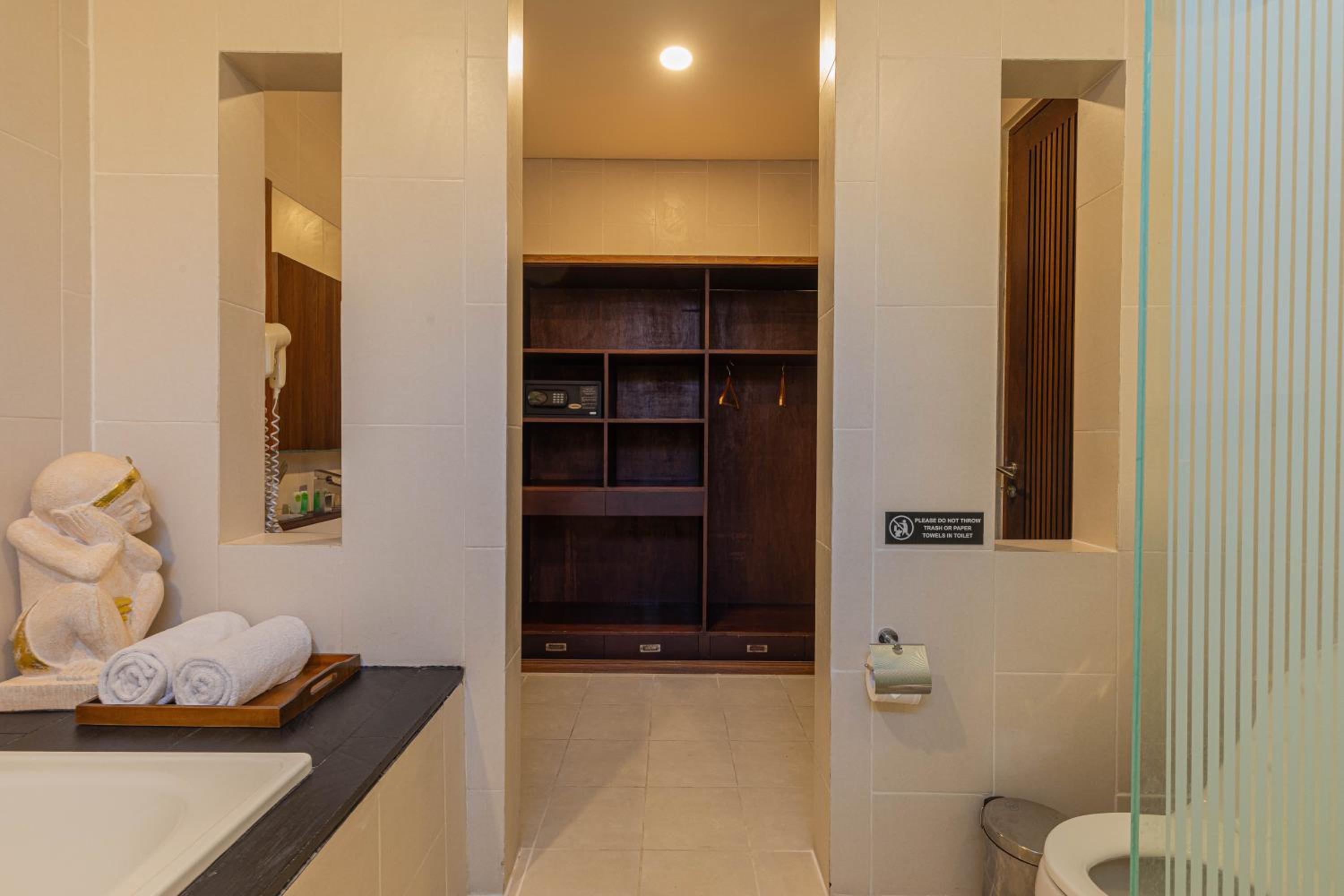 Three-Bedroom Villa Max - Photo 40