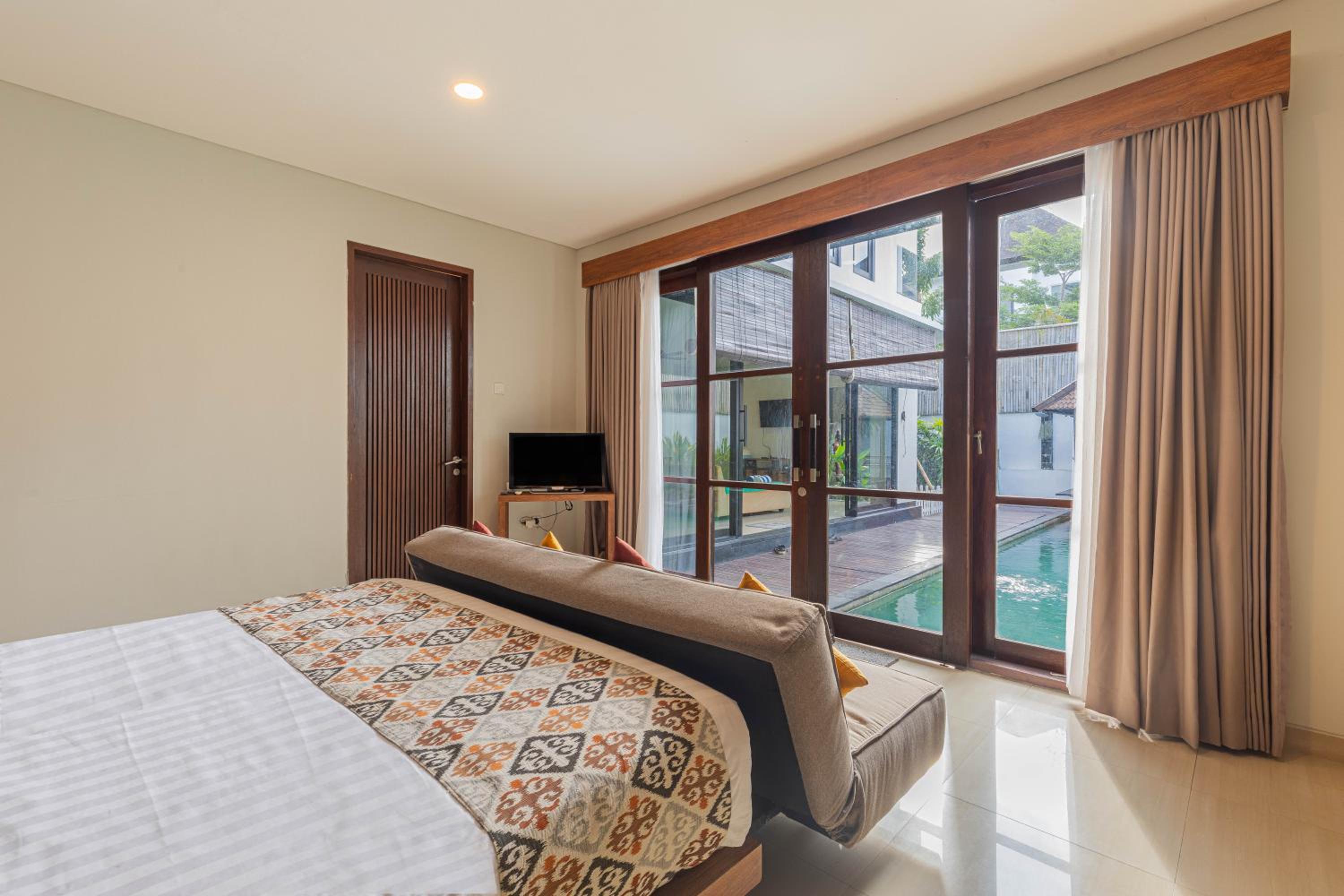Three-Bedroom Villa Max - Photo 10