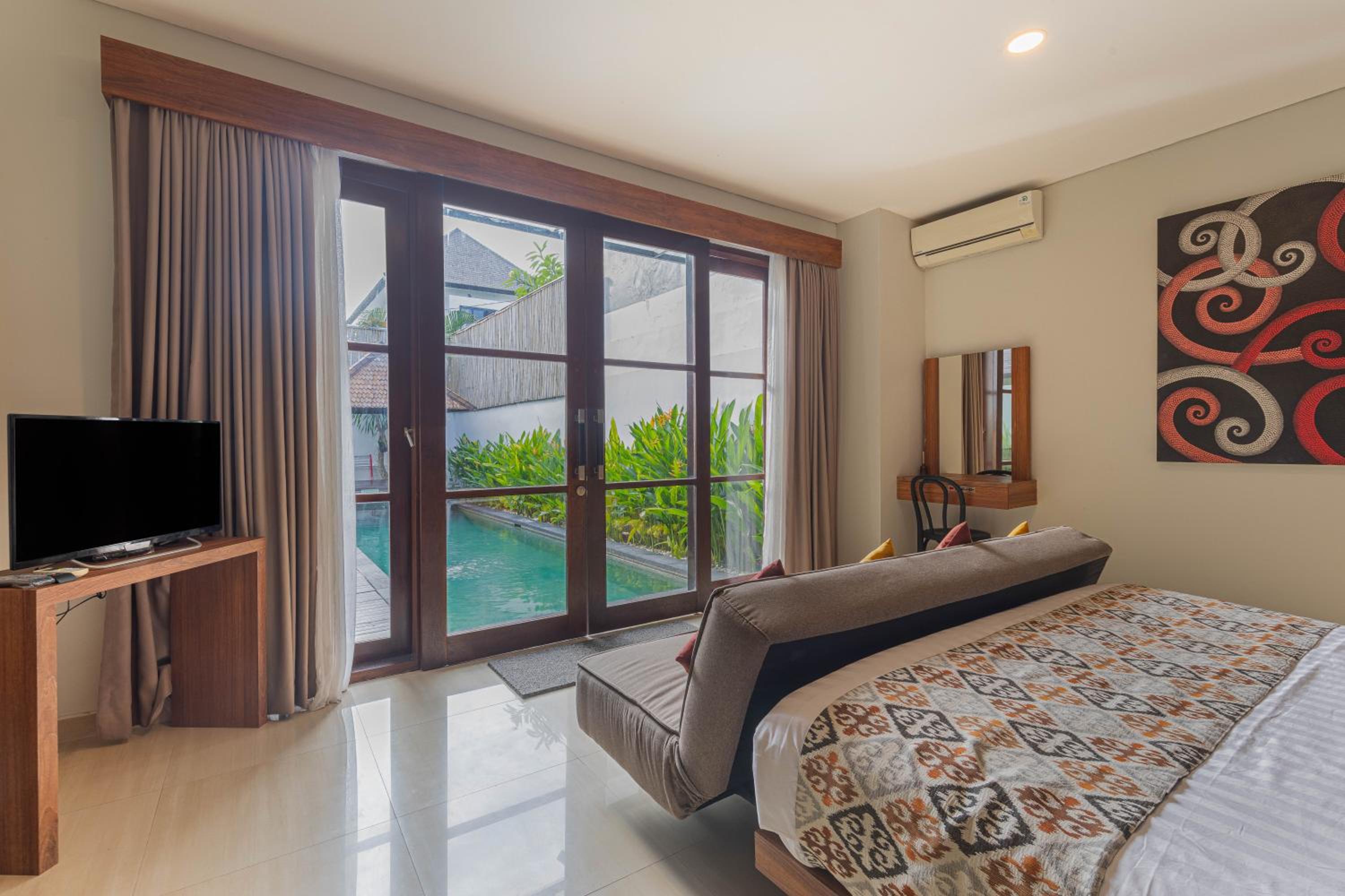 Three-Bedroom Villa Max - Photo 1