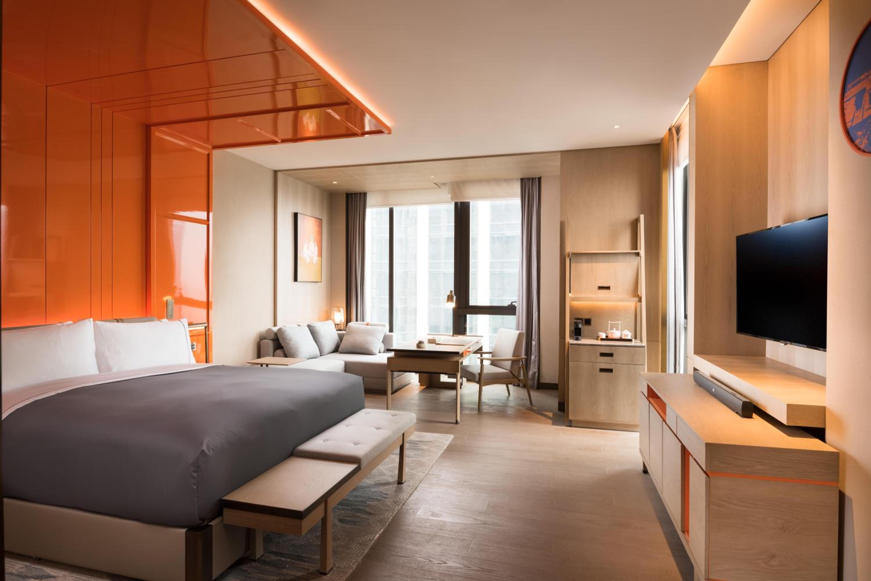 King Room - Mobility Accessible  - Photo 1