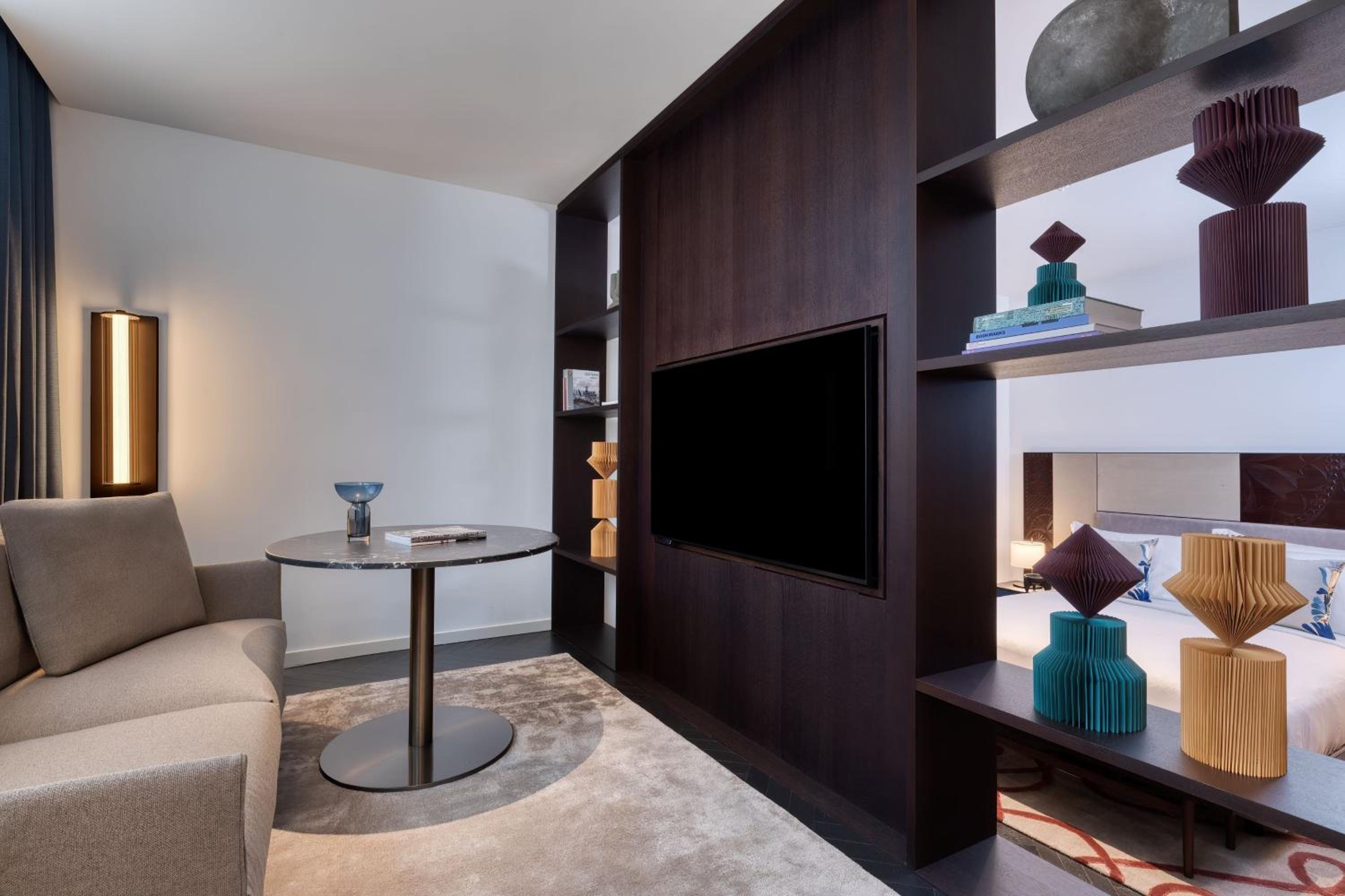 One-Bedroom Contemporary Junior King Suite  - Photo 1