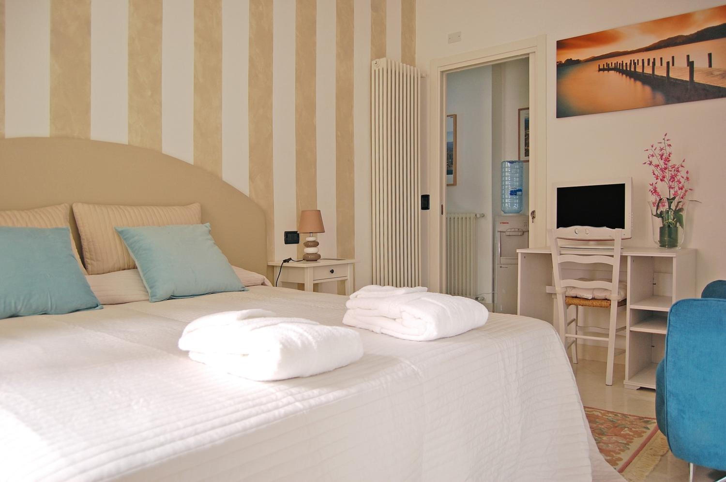 Deluxe Double Room photo 3