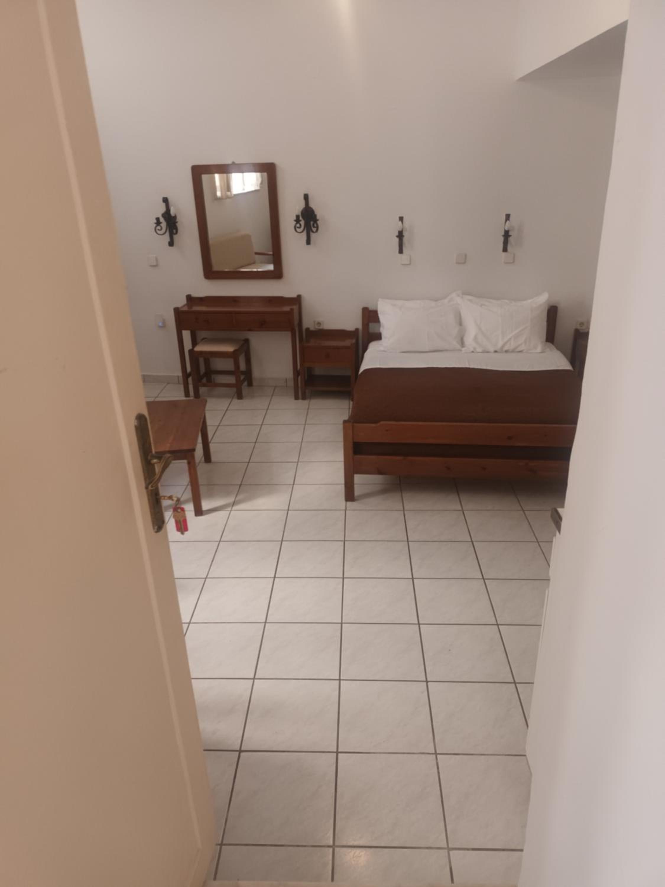 Economy Double Room photo 1