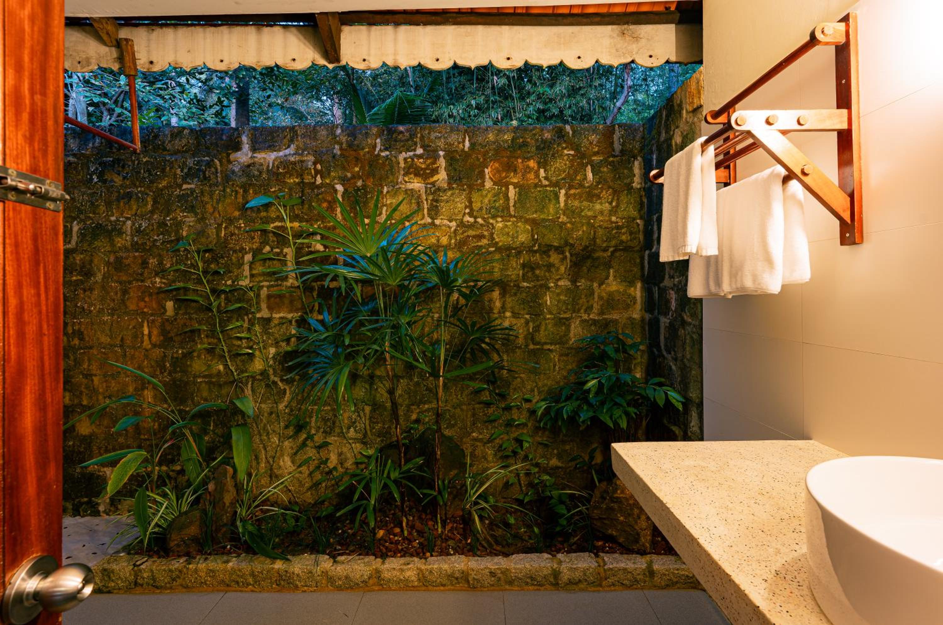 Deluxe Bungalow with Garden View photo 3