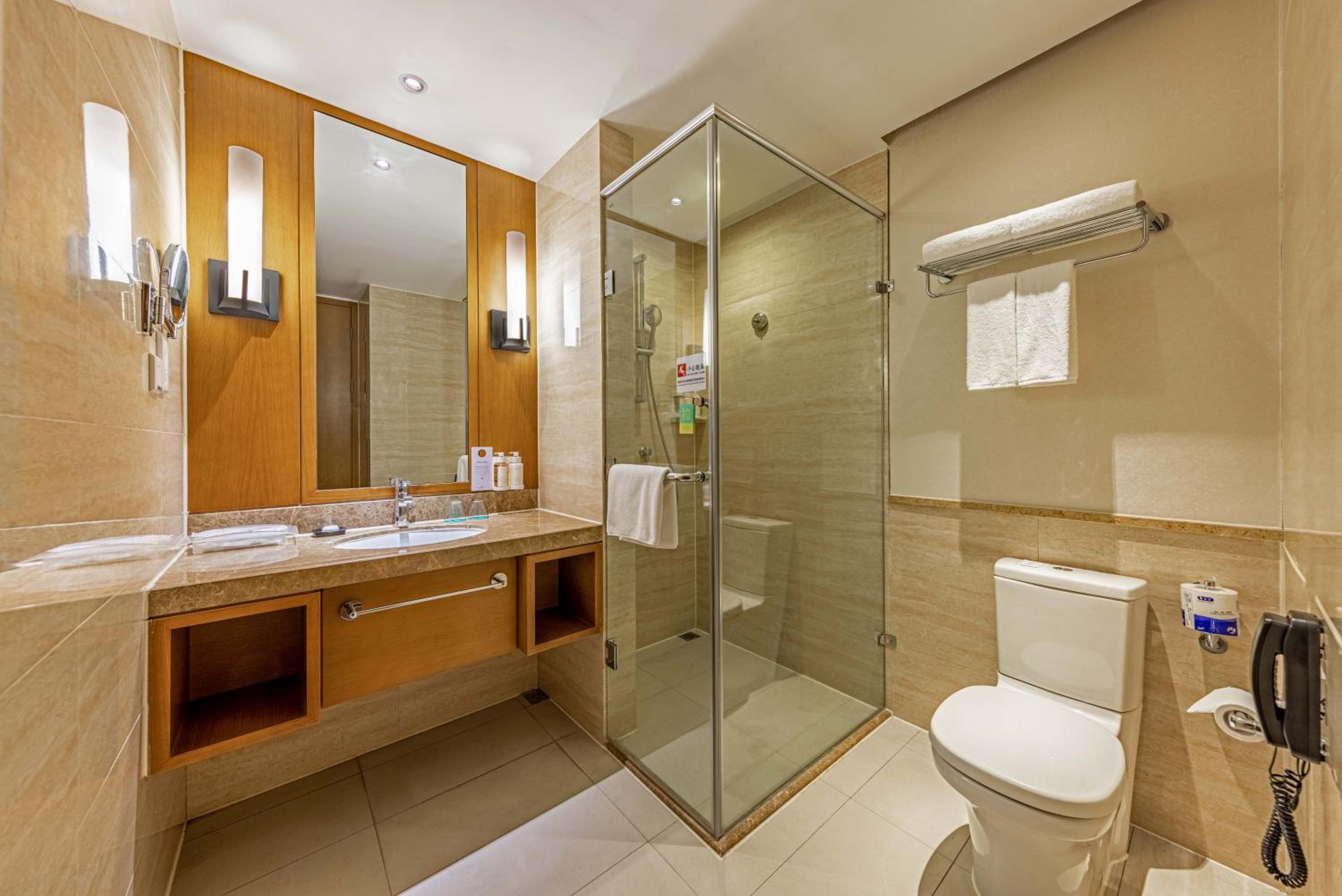 One-Bedroom Suite - Pet Friendly photo 1
