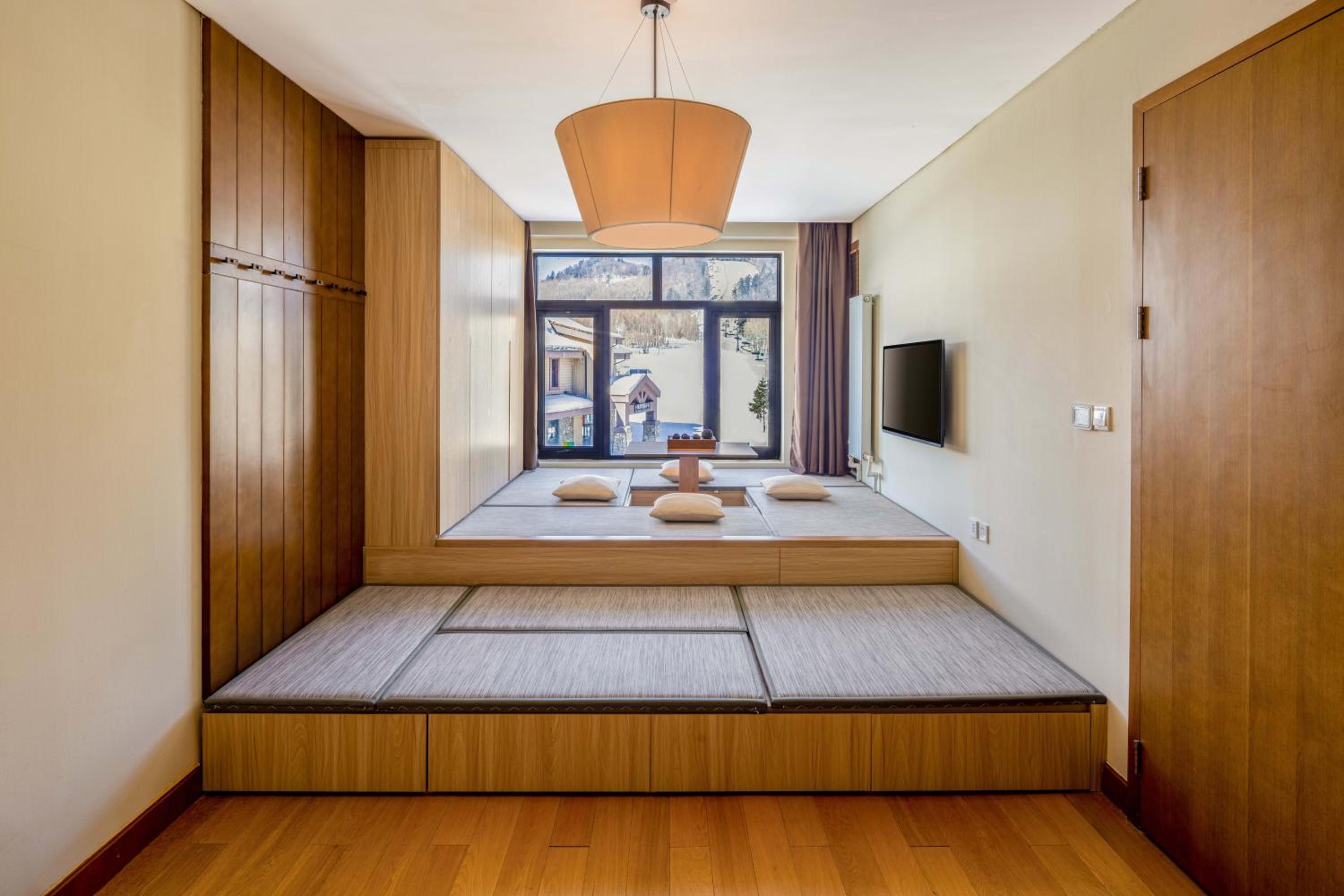 One-Bedroom Suite photo 2