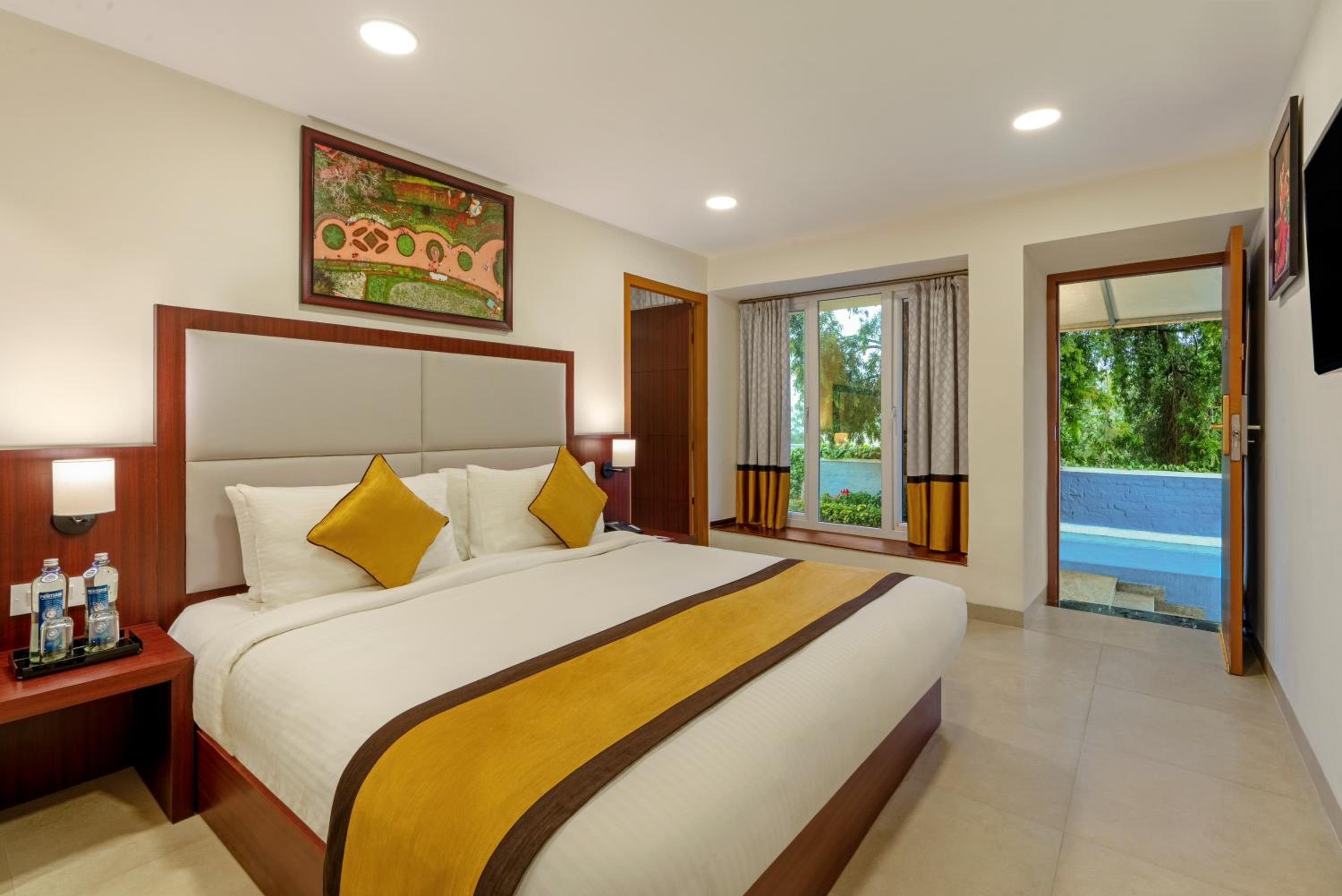 2 Bed room Family Suite - Photo 1