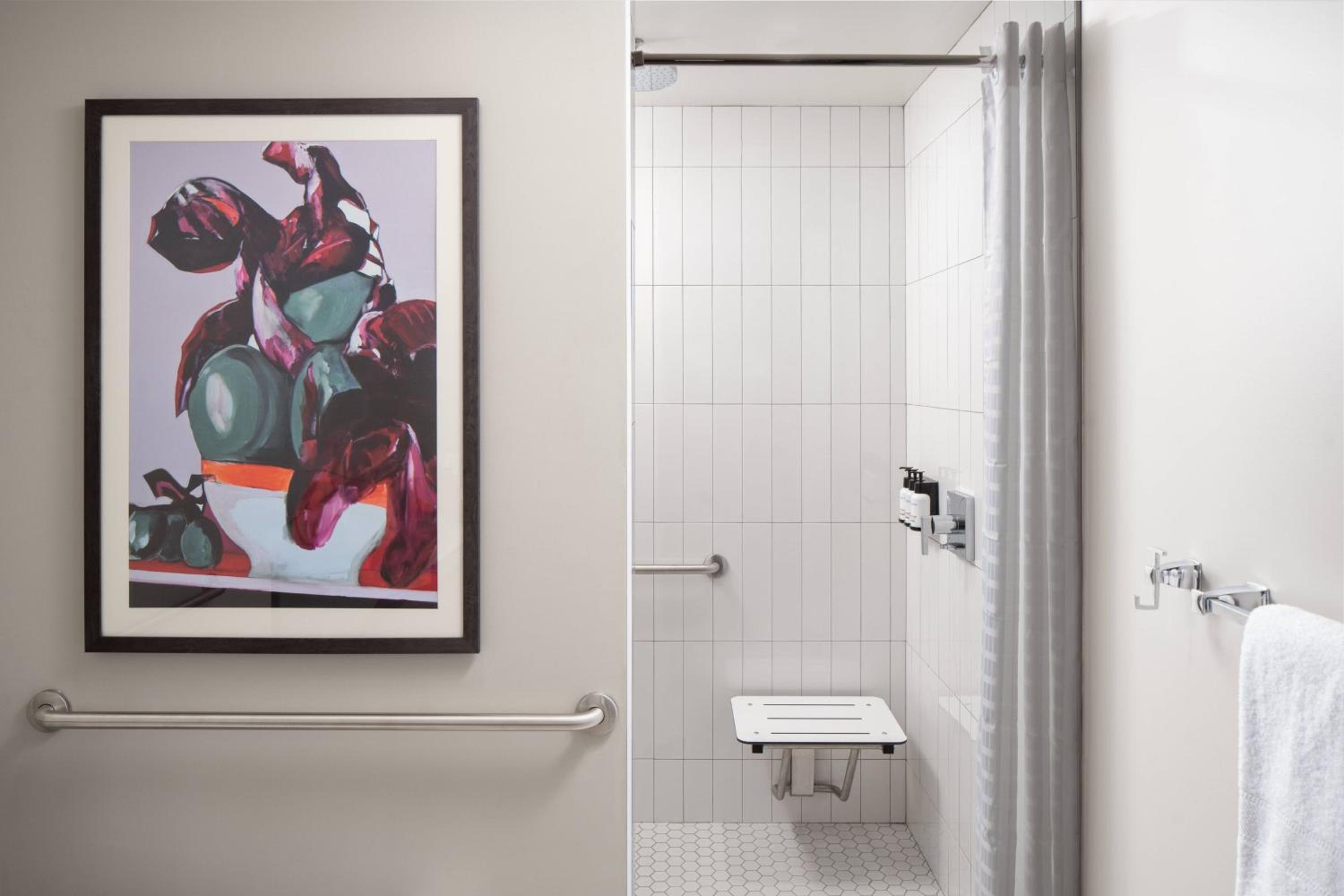 Classic King Room - Mobility Accessible with Roll-in Shower photo 3