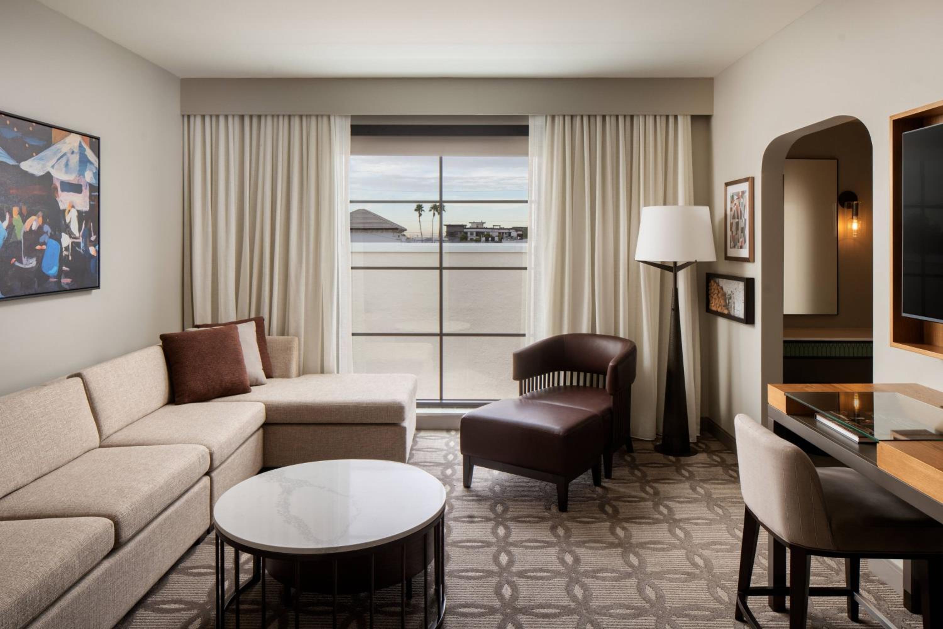 One-Bedroom King Suite with Sofa Bed - Hearing Accessible photo 2