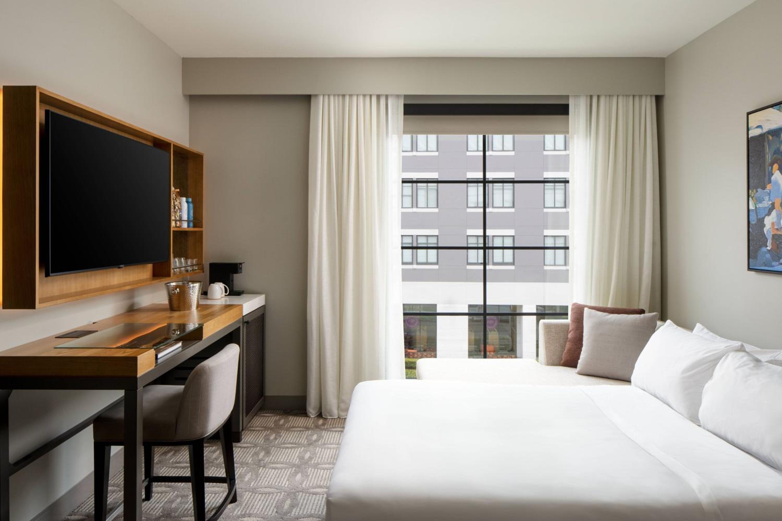 One-Bedroom King Suite with Sofa Bed - Hearing Accessible photo 3