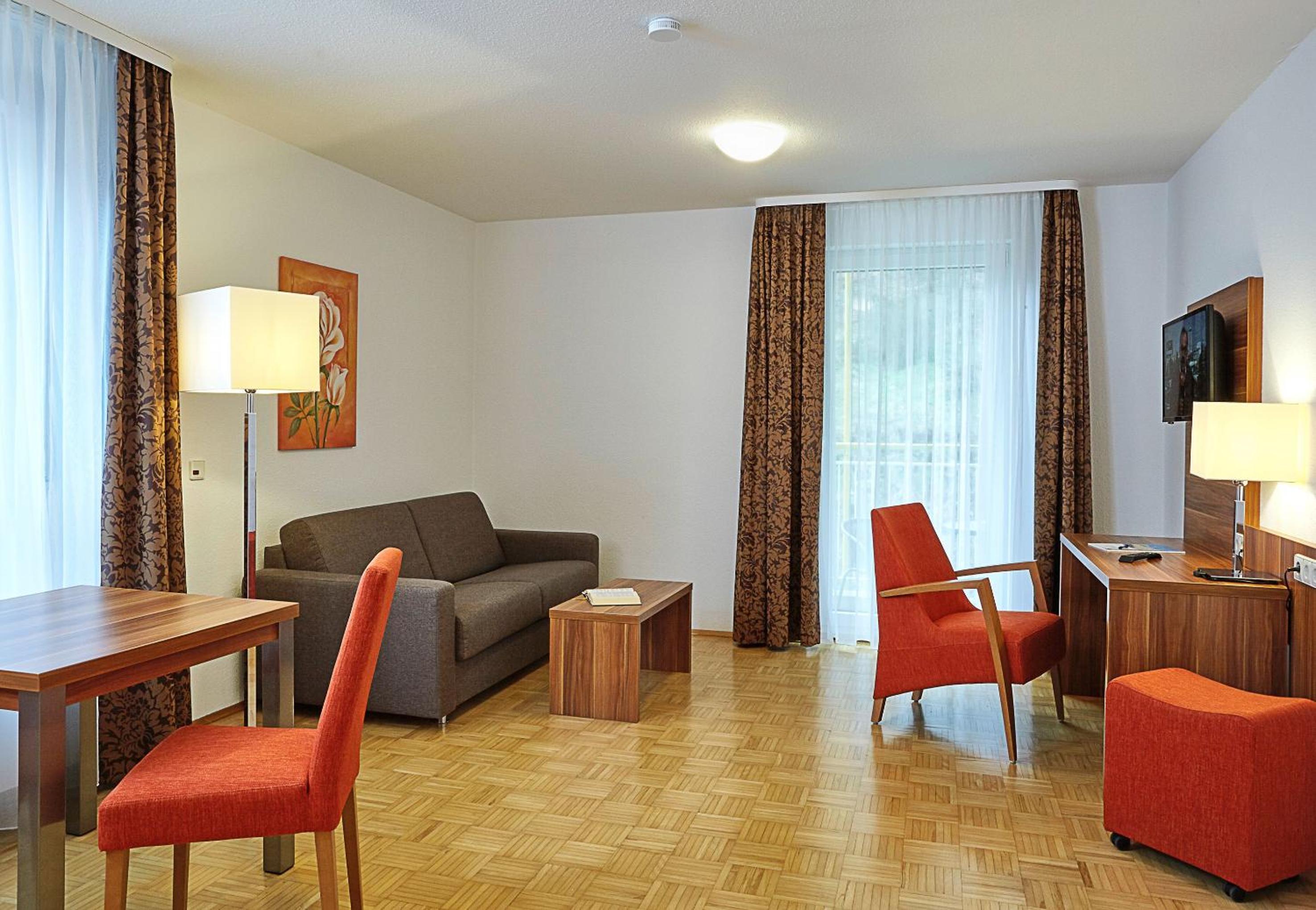 Suite - Photo 3