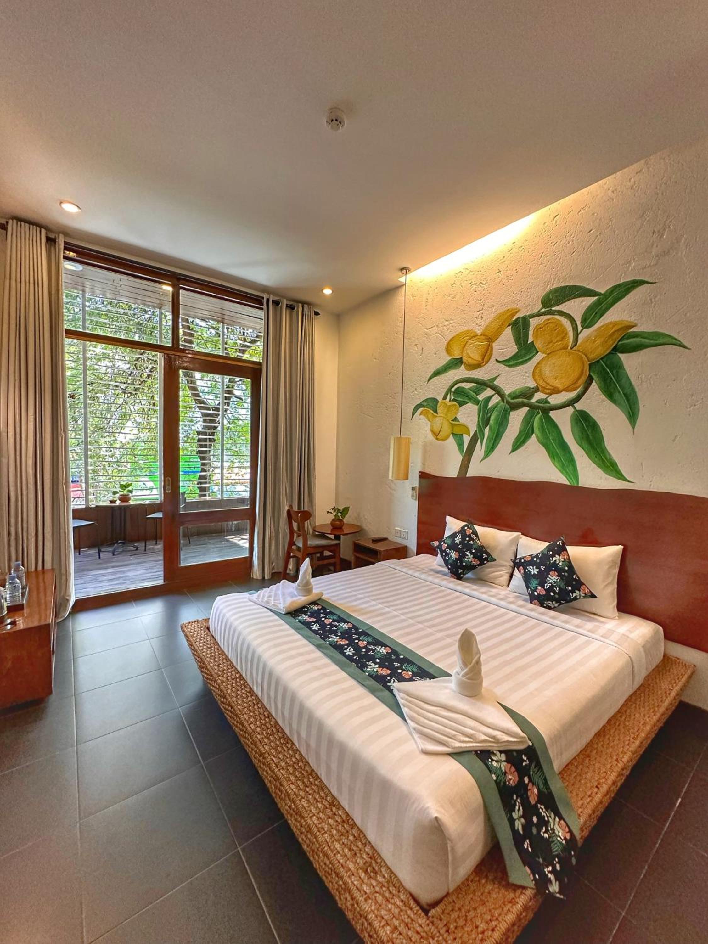Deluxe Double Room with Balcony photo 2