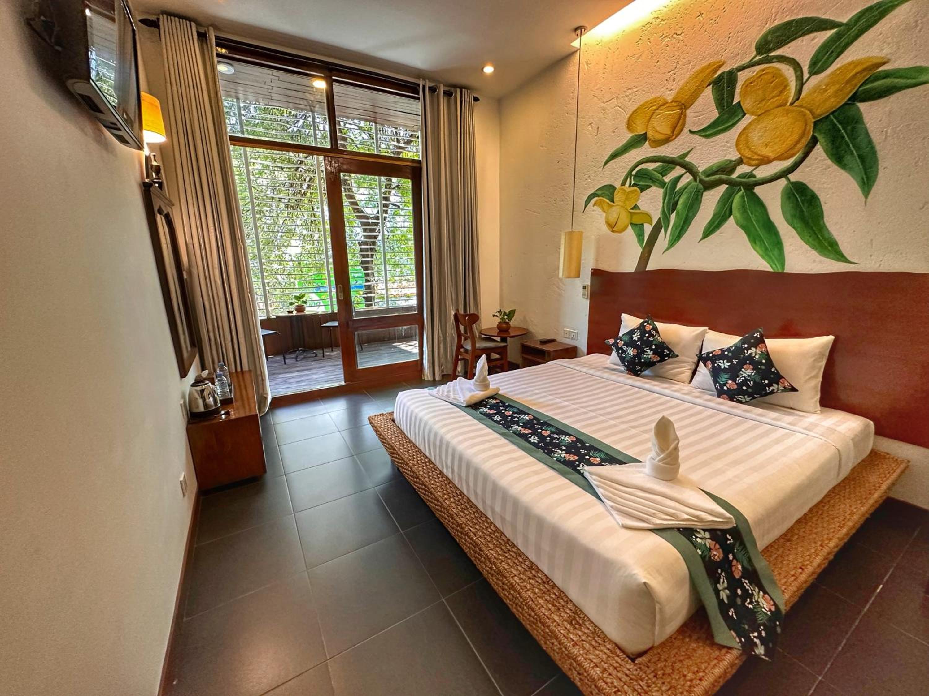 Deluxe Double Room with Balcony photo 3