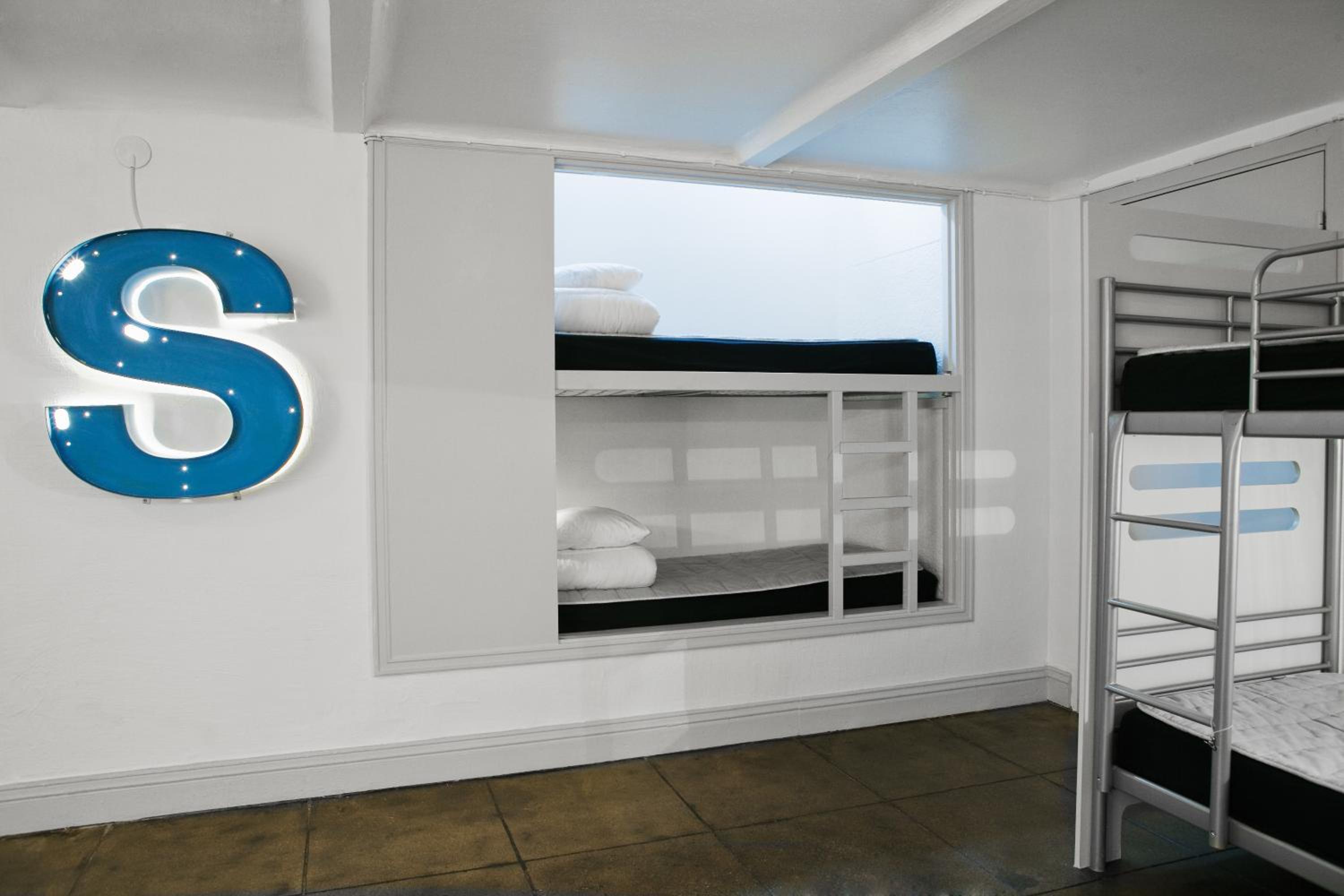 Bed in 8-Bed Woman Only Dormitory Room thumbnail 6