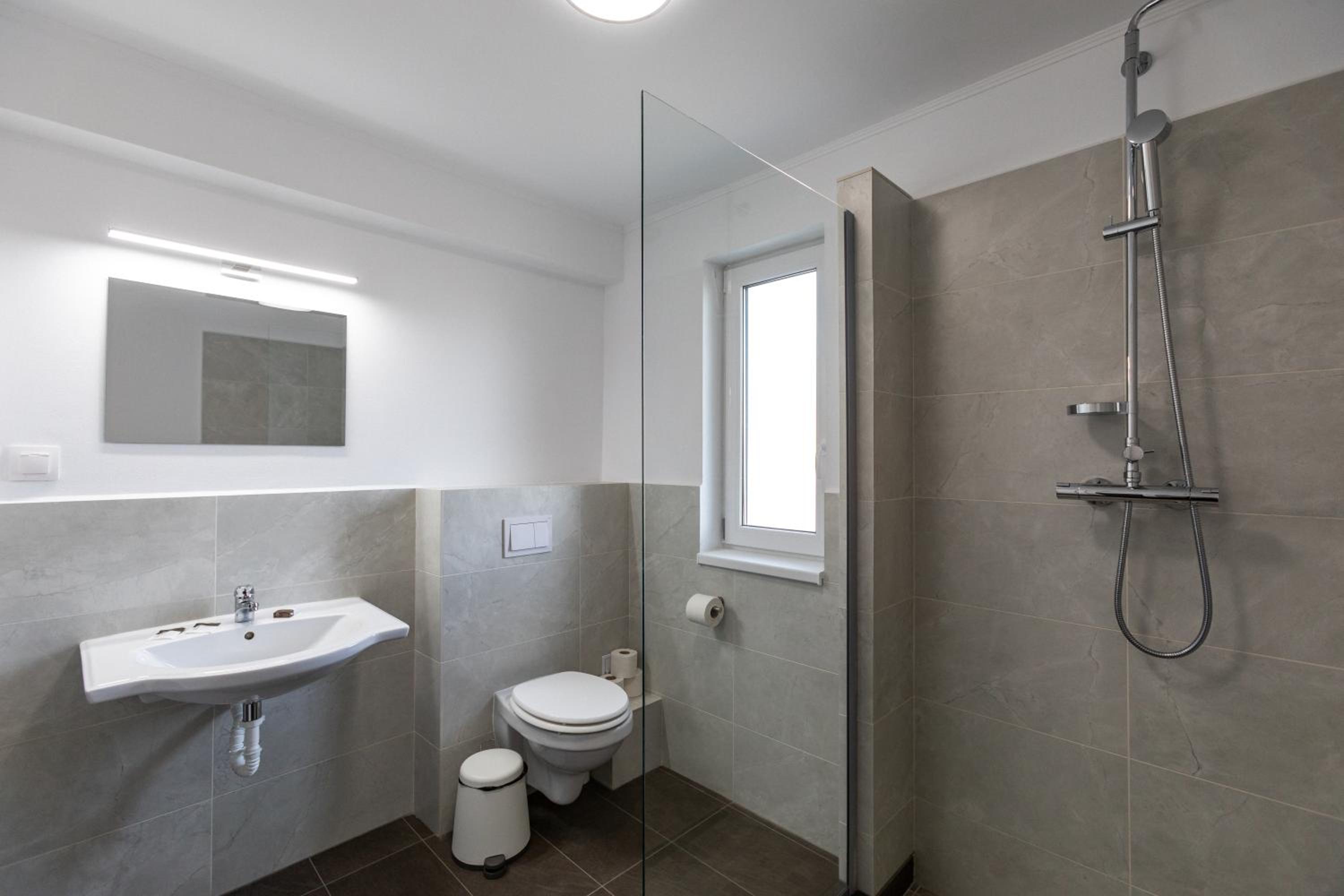 Large Double Room photo 3