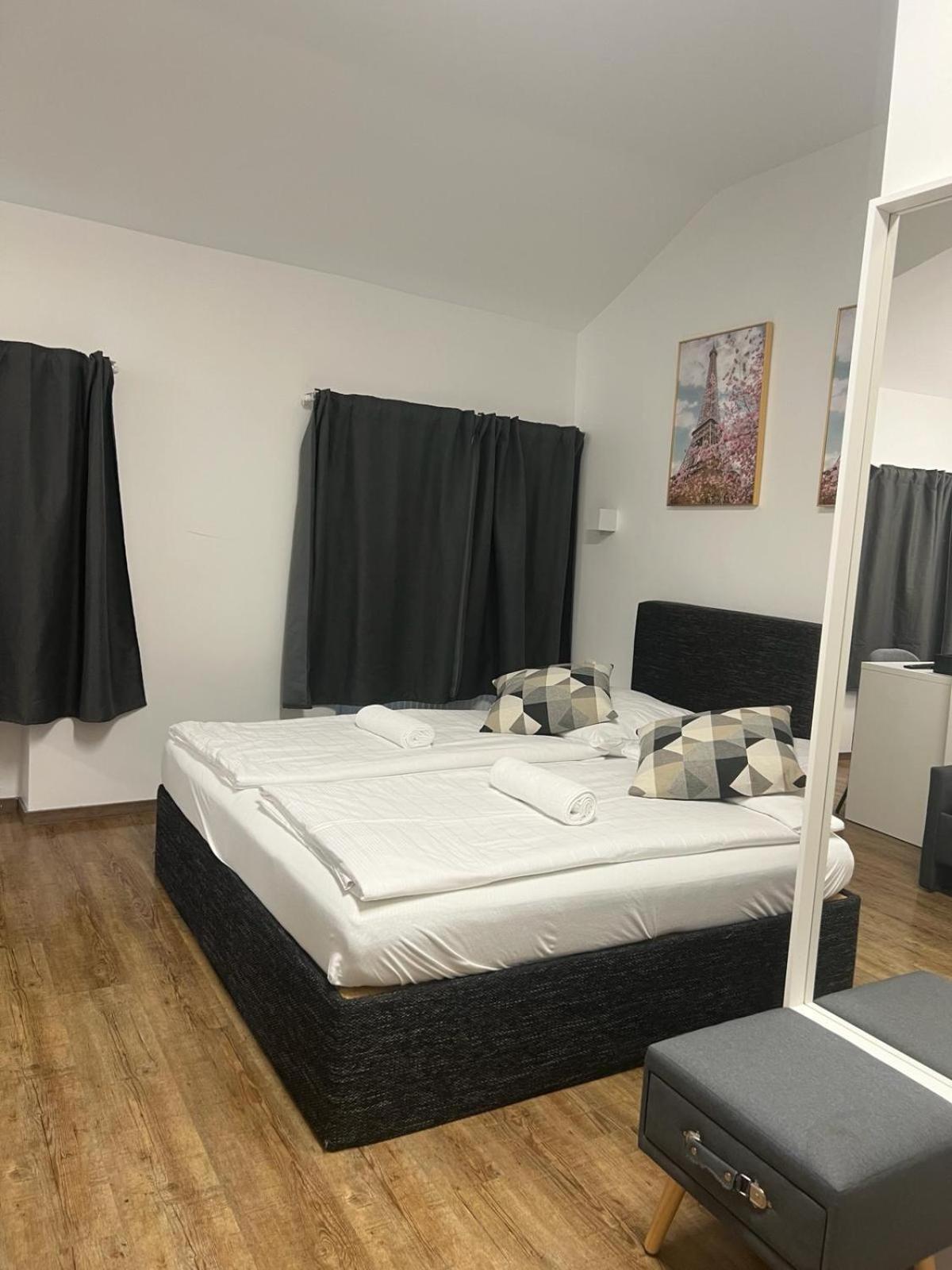 Classic Quadruple Room - Photo 5