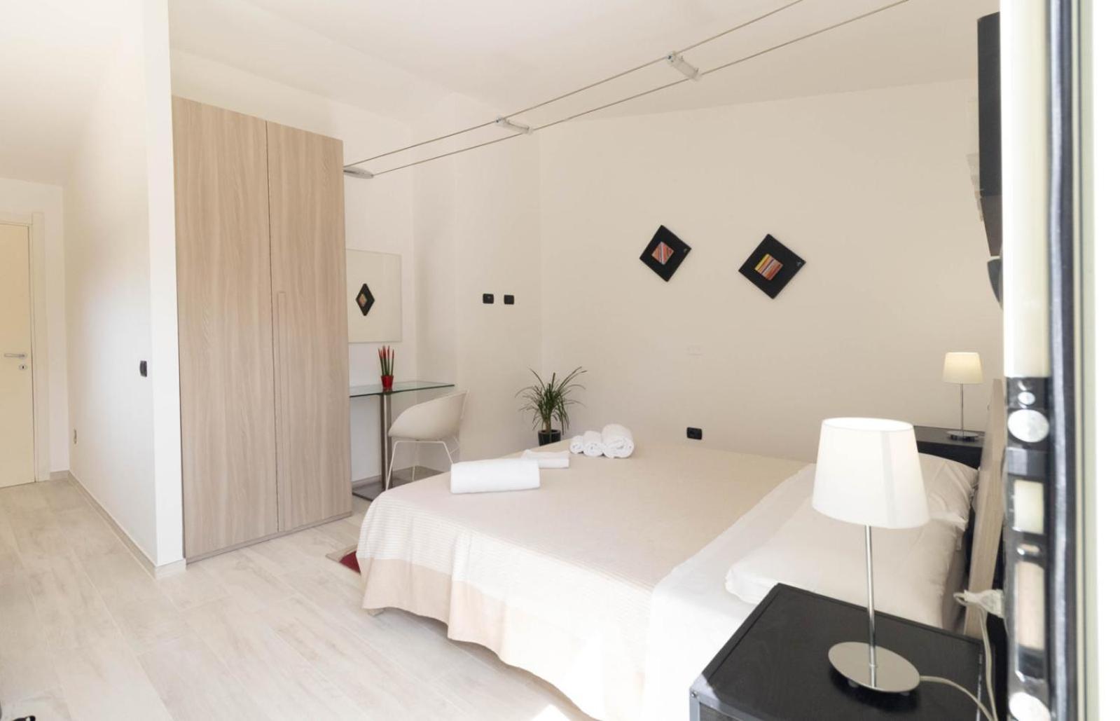 Standard Double Room - Photo 4