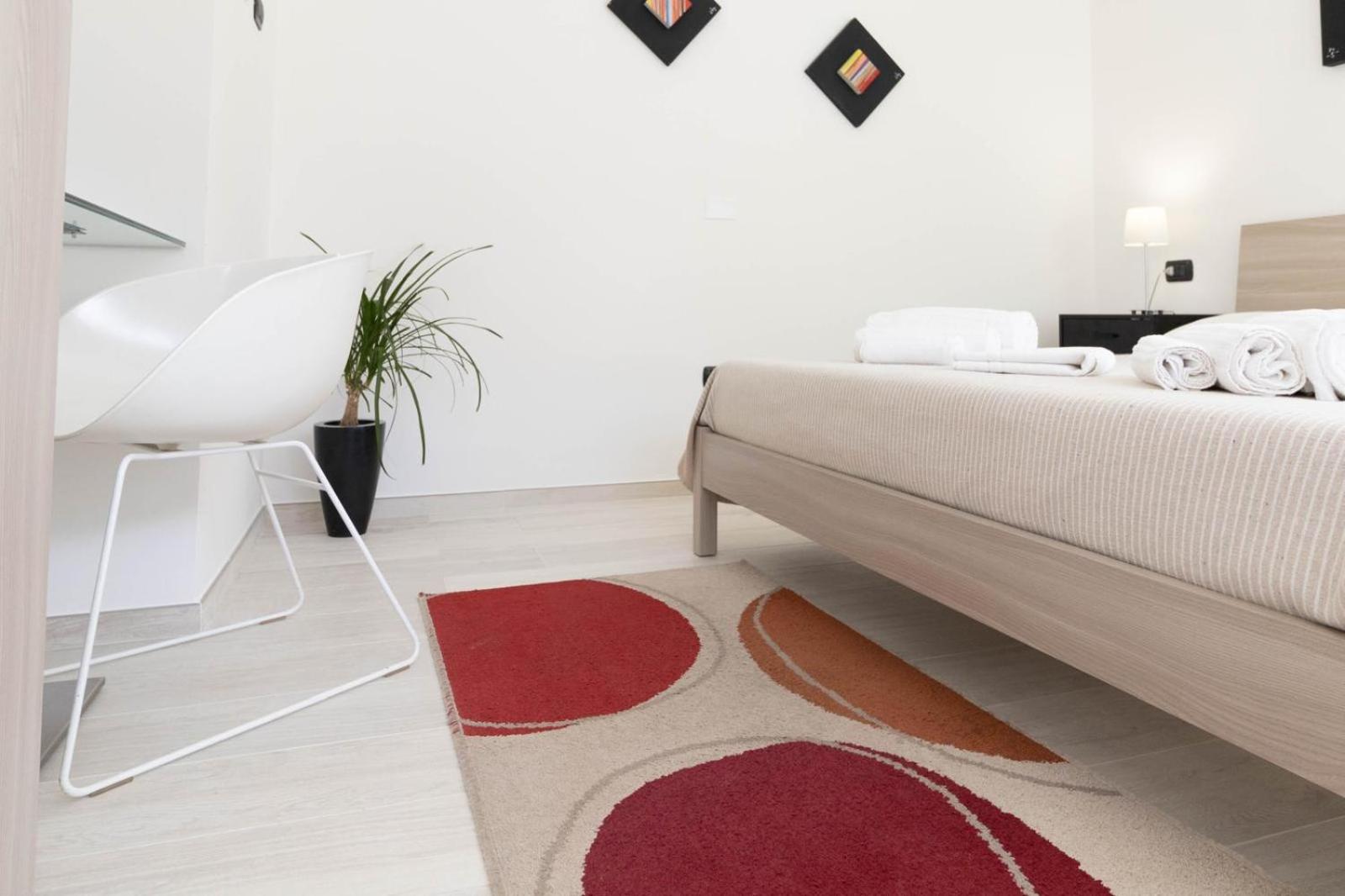 Standard Double Room - Photo 5