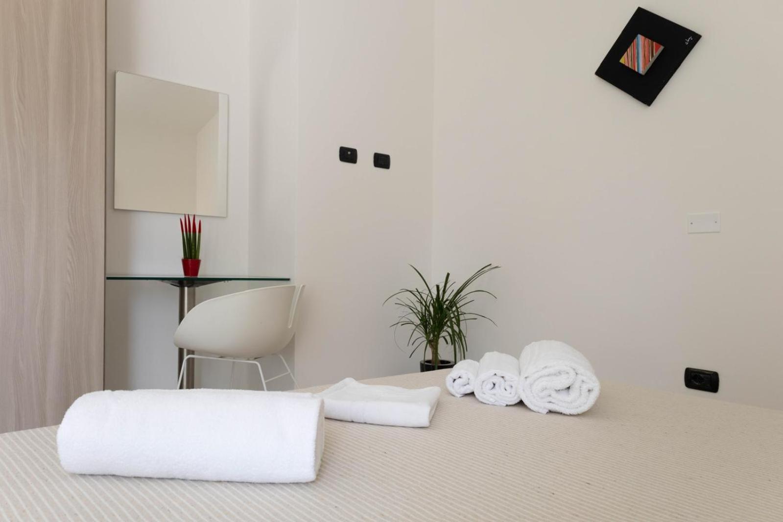 Standard Double Room - Photo 2