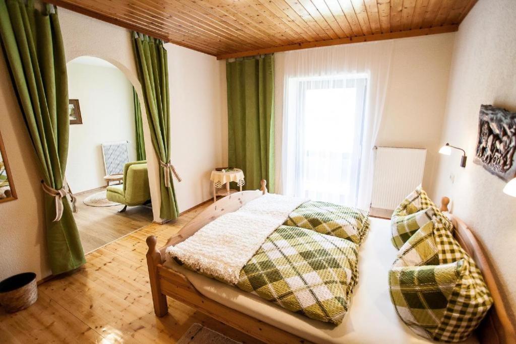One-Bedroom Apartment (3 Adults) - Photo 2