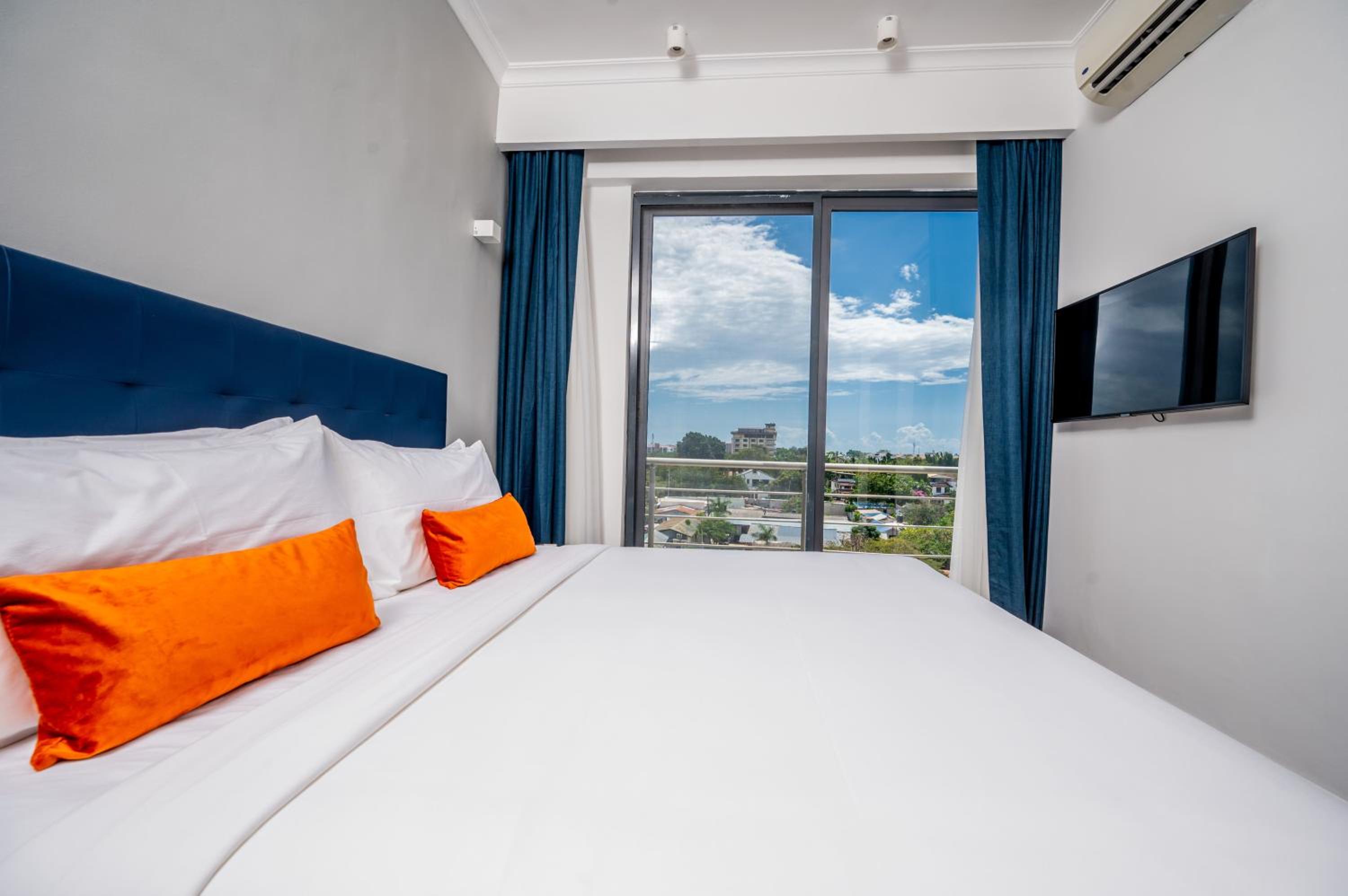 One Bedroom Executive Suite - Photo 2