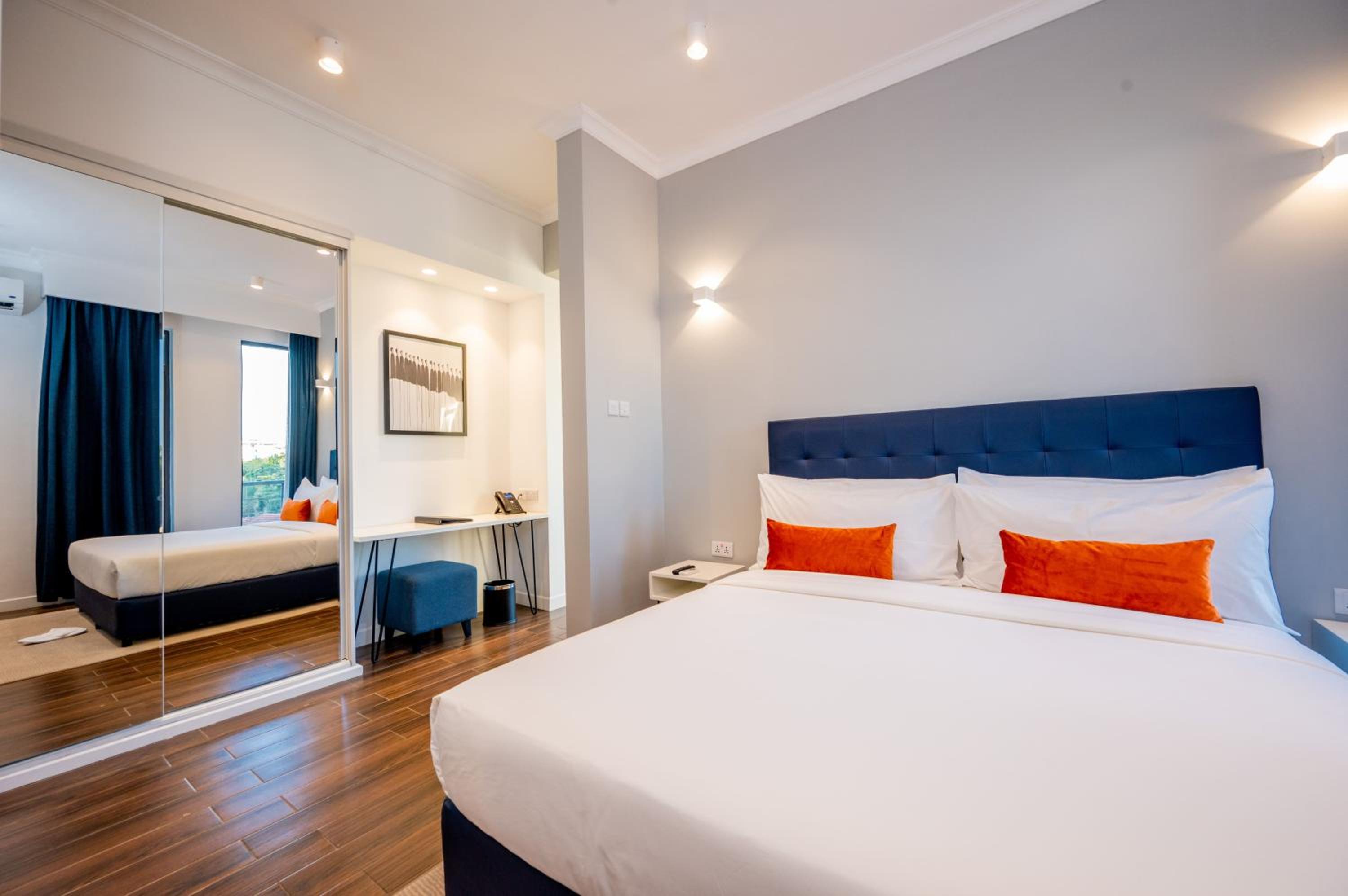 Deluxe Room - Photo 9
