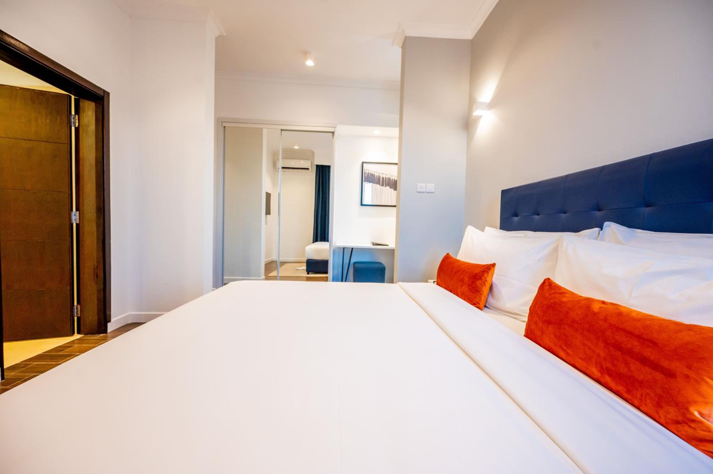 Two Bedroom Executive Suite - Photo 6