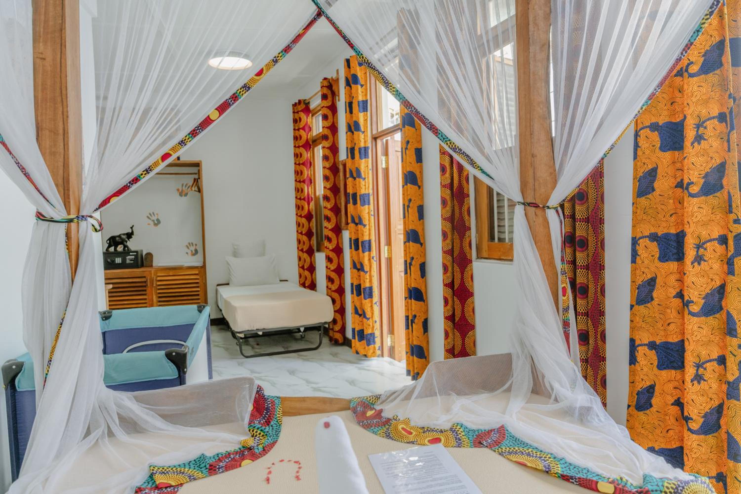 Deluxe Double Room with Balcony - Photo 3