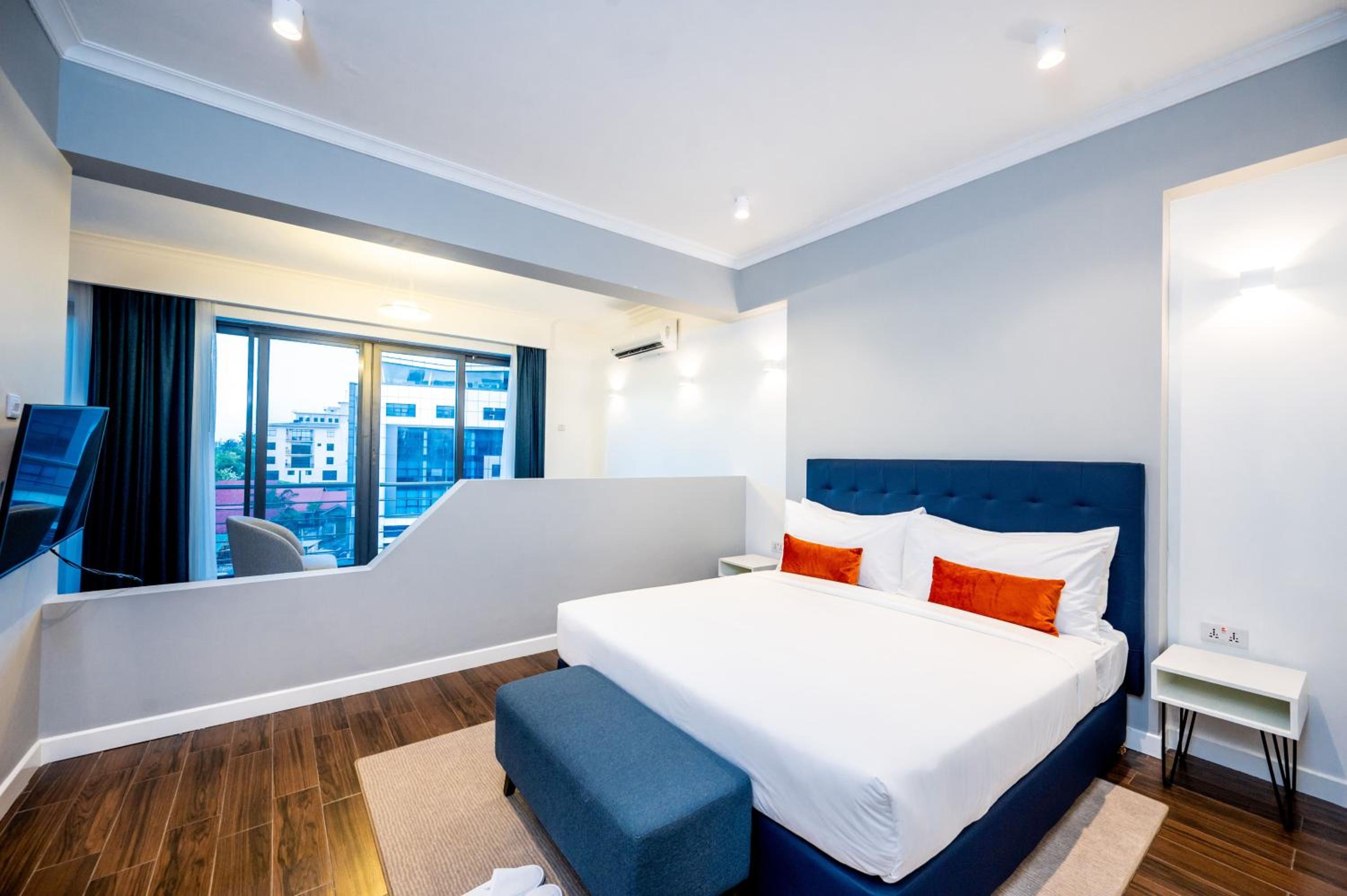 Deluxe Suite - Photo 7
