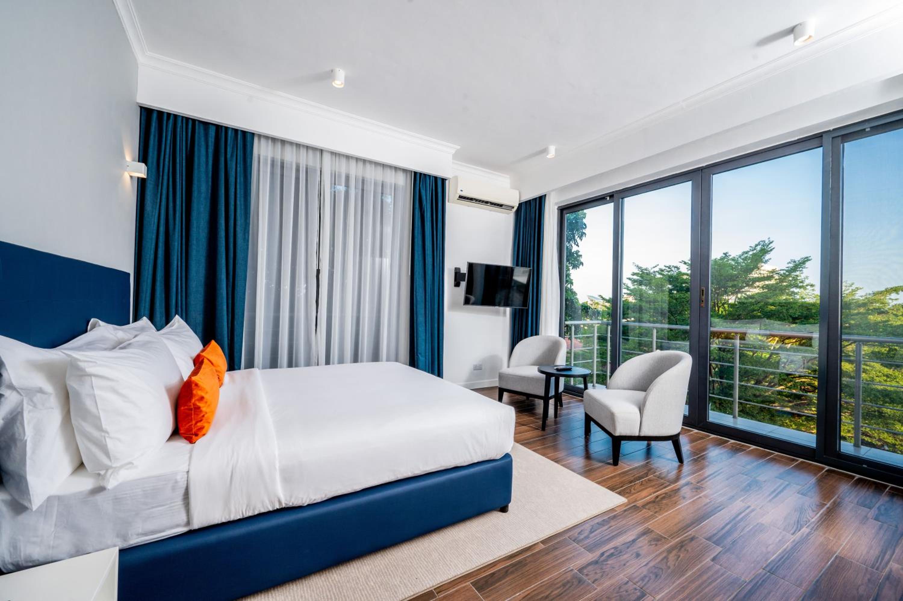 Deluxe Room - Photo 2