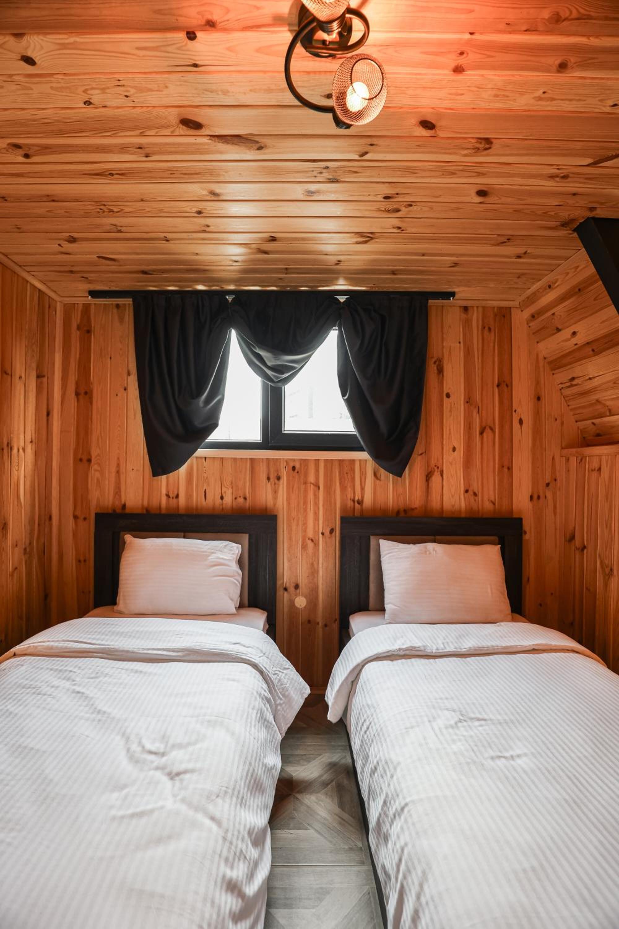 Deluxe Bungalow - Photo 10