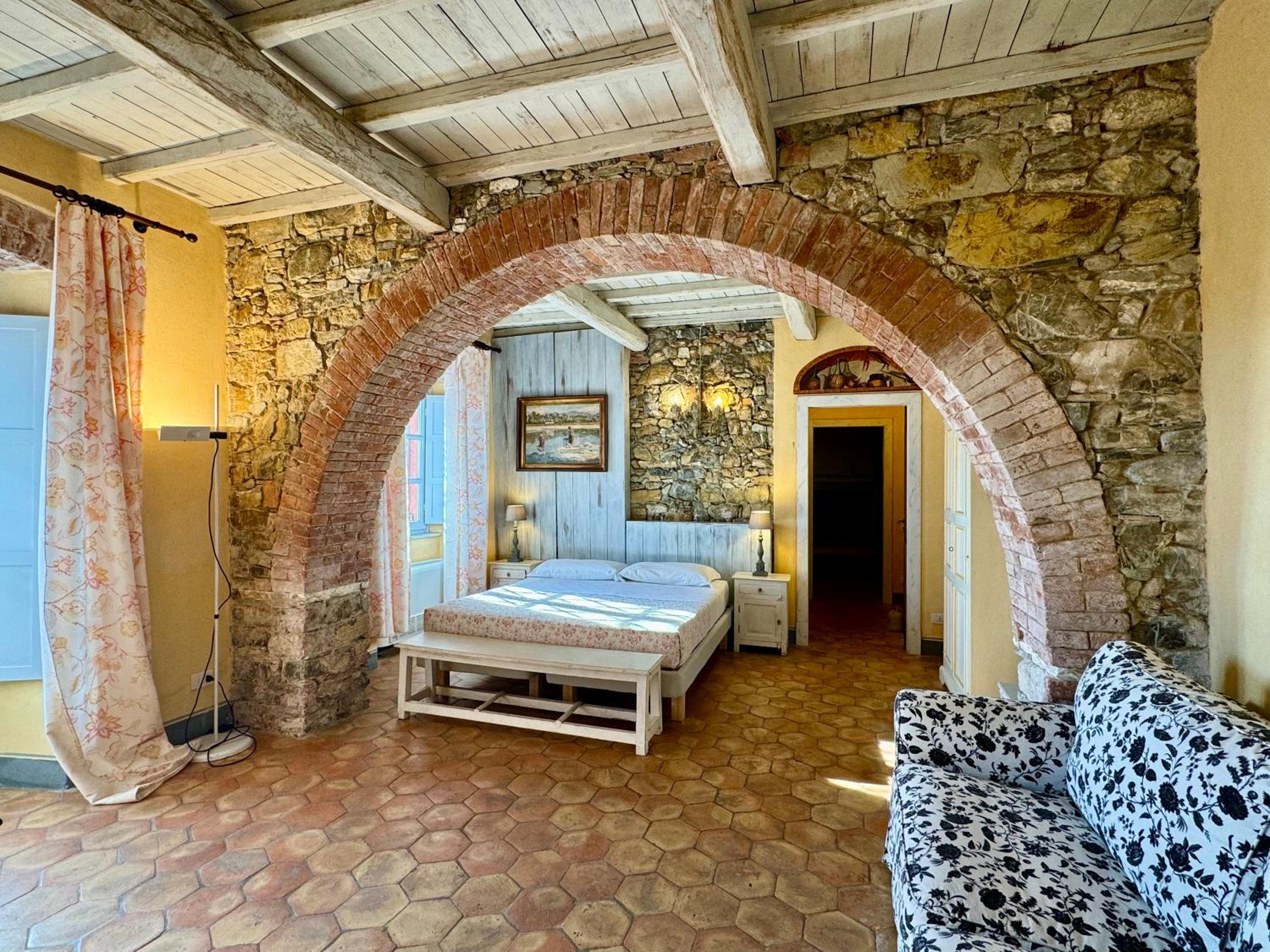 One-Bedroom House photo 1