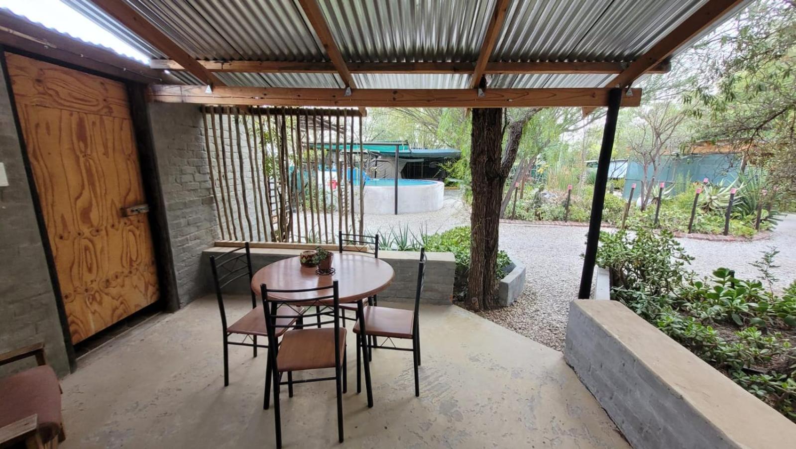Family Bungalow - Photo 3