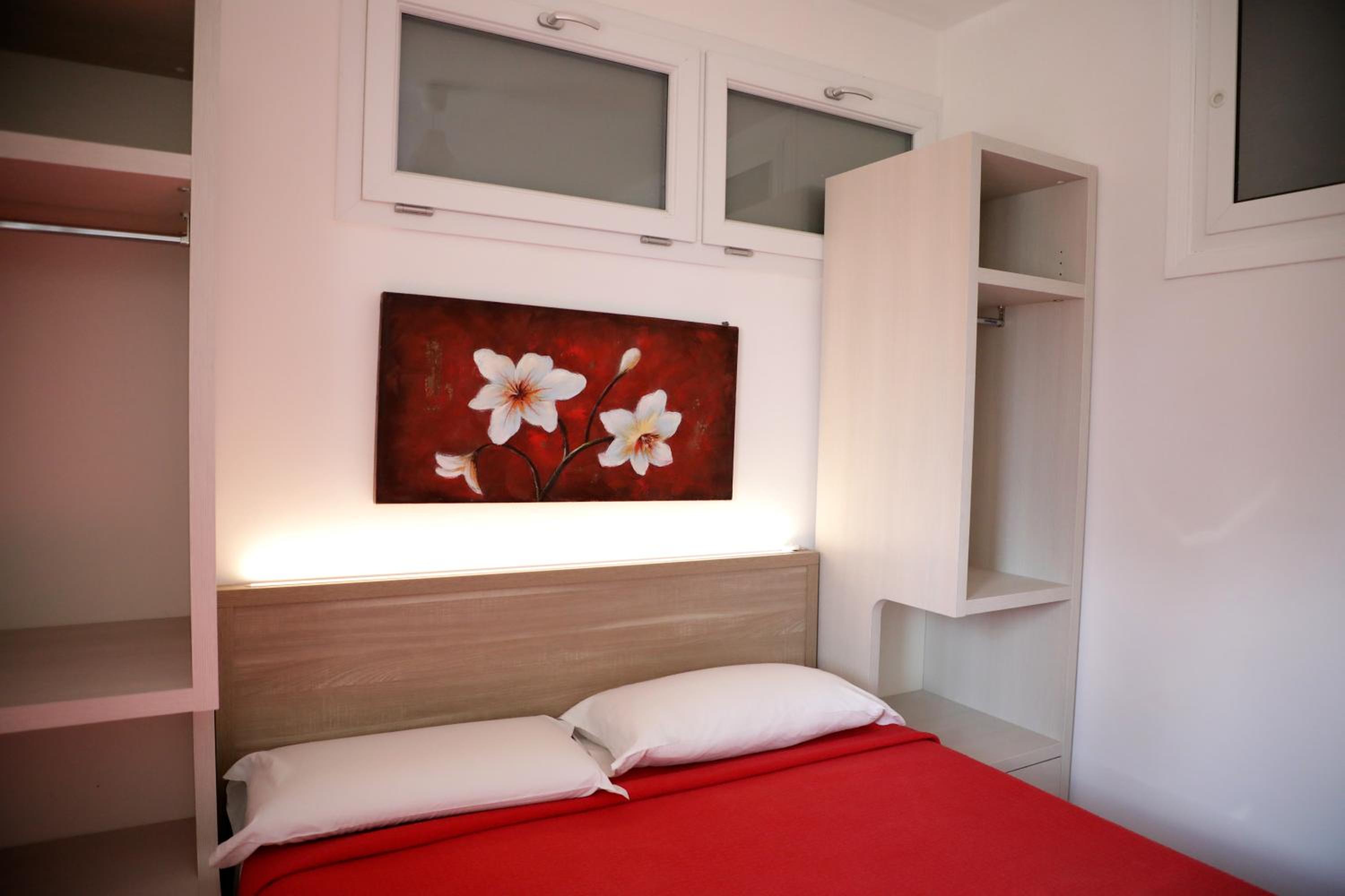 Two-Bedroom Apartment with Terrace - Papavero - Photo 1